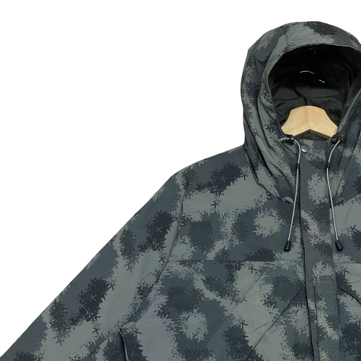 Karrimor Vtg Karrimor Camouflage Hooded Gorpcore WindbreakerJacket Size US XL / EU 56 / 4 - 6 Thumbnail