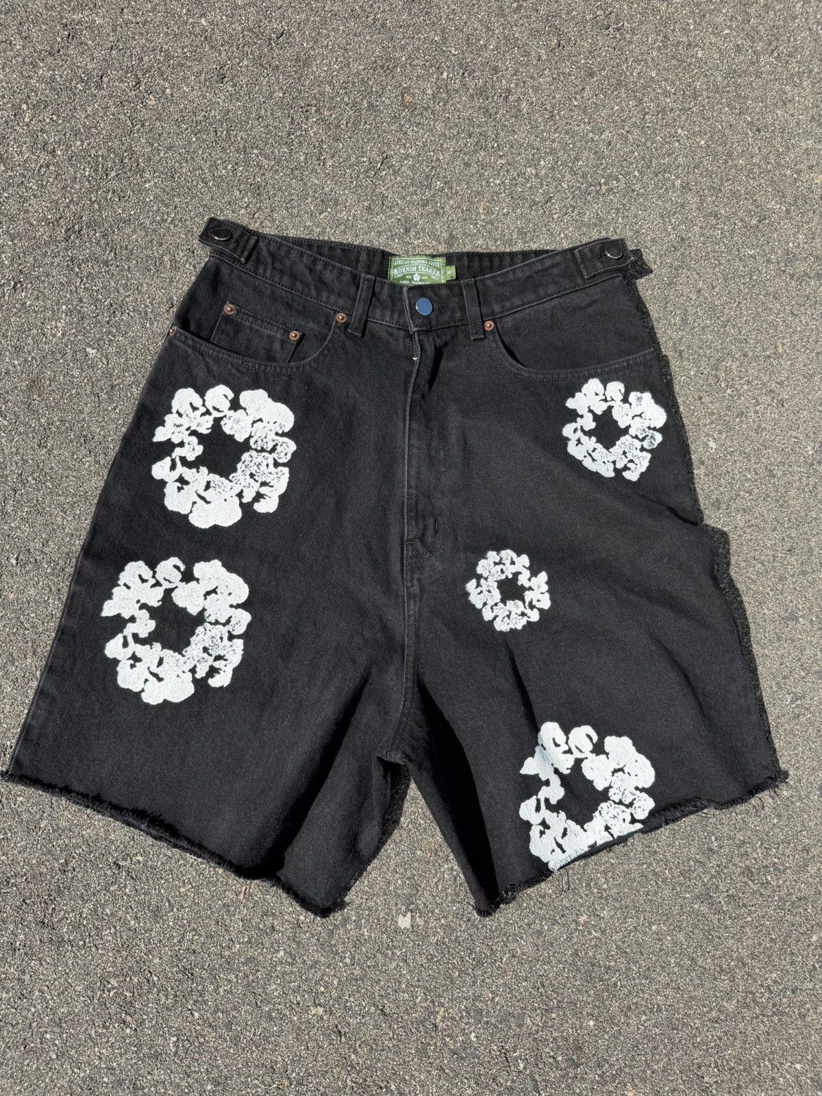 DENIM TEARS Denim Tears - The Cotton Wreath Jean Short Black | Grailed