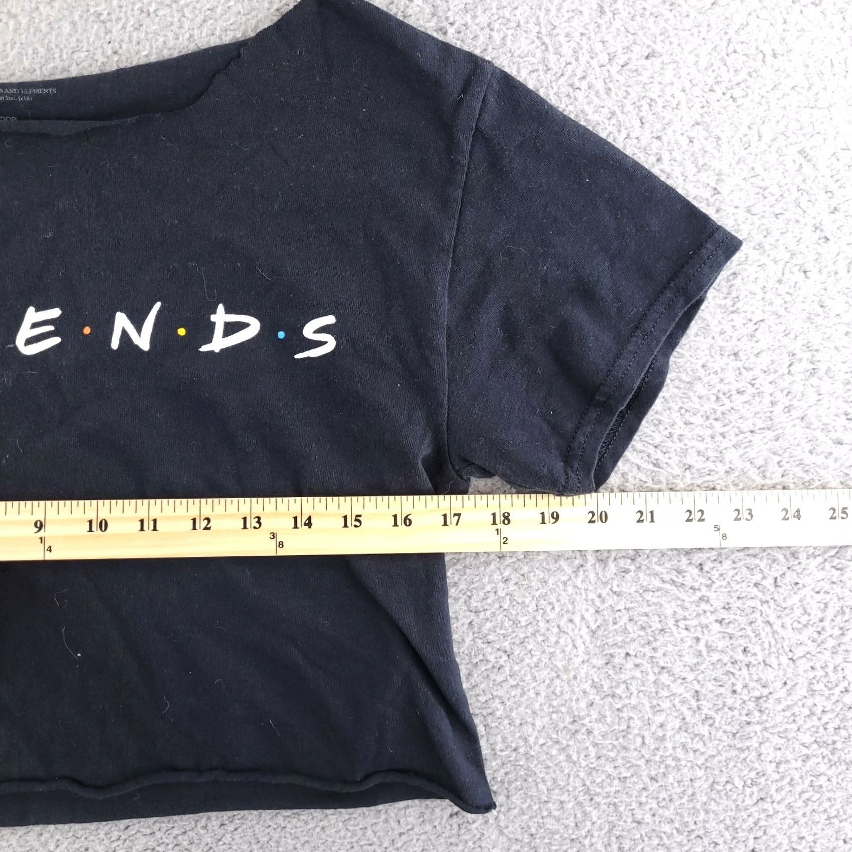 Logo 7 Friends Crop T Shirt Womens Small Black Logo Cropped Size S / US 4 / IT 40 - 4 Thumbnail