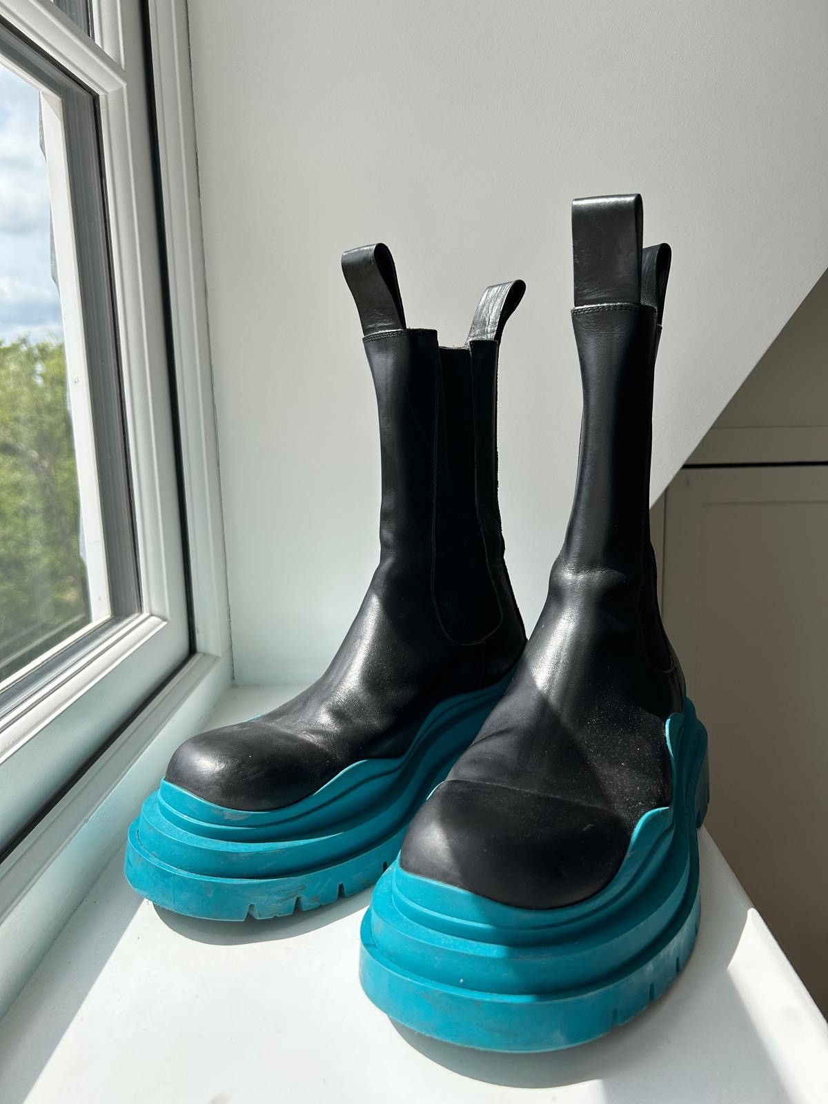 Bottega Veneta Bottega Veneta Black and Blue Tire Chelsea Boots EU 40 Size US 8.5 / EU 41-42 - 7 Thumbnail