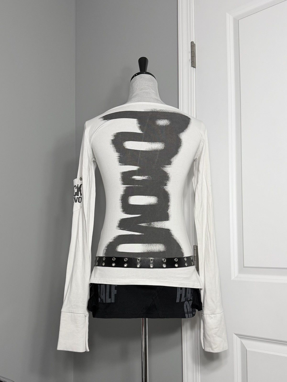 Other Graphic White Long Sleeve Tee w/ Pocket + Cross Button Cuffs Size M / US 6-8 / IT 42-44 - 10 Thumbnail