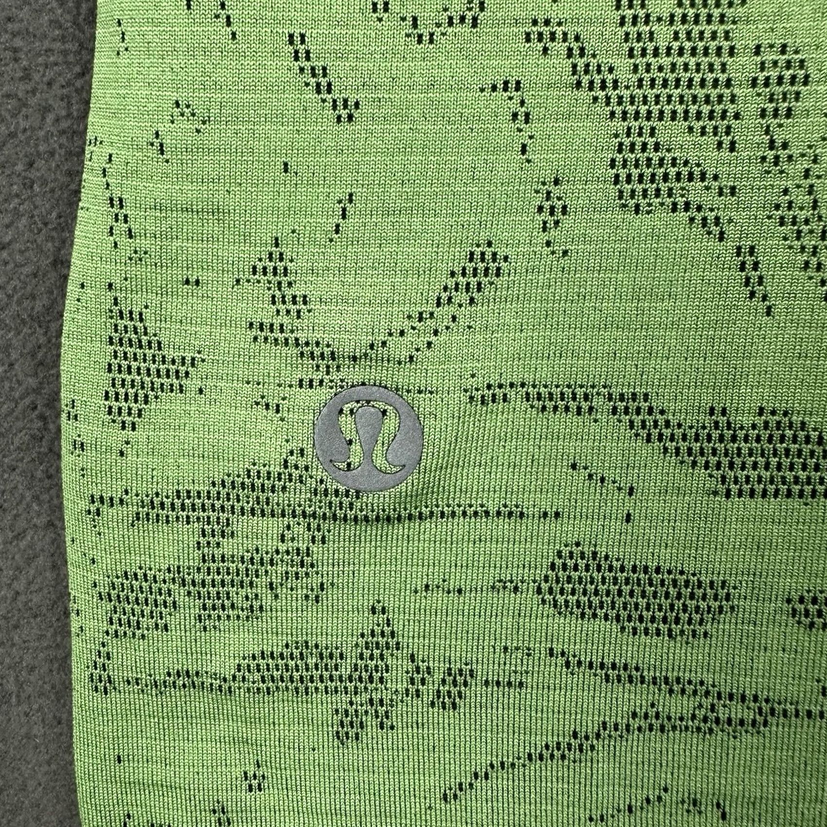 Lululemon Lululemon Metal Vent Tech Shirt Mens XS Green Camouflage Running Training Performance Size US L / EU 52-54 / 3 - 4 Thumbnail