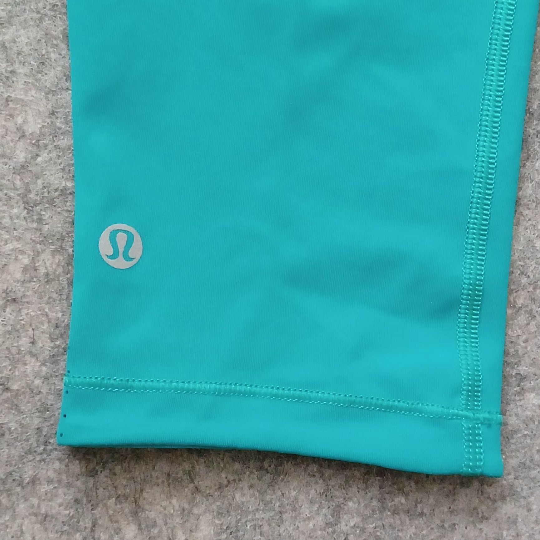 Lululemon Lululemon Leggings Cropped 4 Green Viridian Smooth Stride Athletic Womens Running Yoga Stretch Comfort Shaping Luxtreme Cross Training Easy Care Size 27" / US 4 / IT 40 - 5 Thumbnail