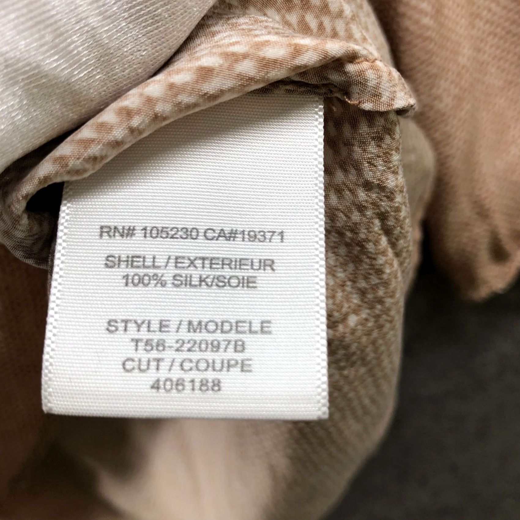 Joie Joie 100% Silk Blouse Womens XS Beige Tank Split Neck 3/4 Cinch Sleeve V-Neck Silk Blouse Women XS Beige Casual Flower Sleeve 3/4 Womens Joie Blouse Size XS / US 0-2 / IT 36-38 - 7 Thumbnail