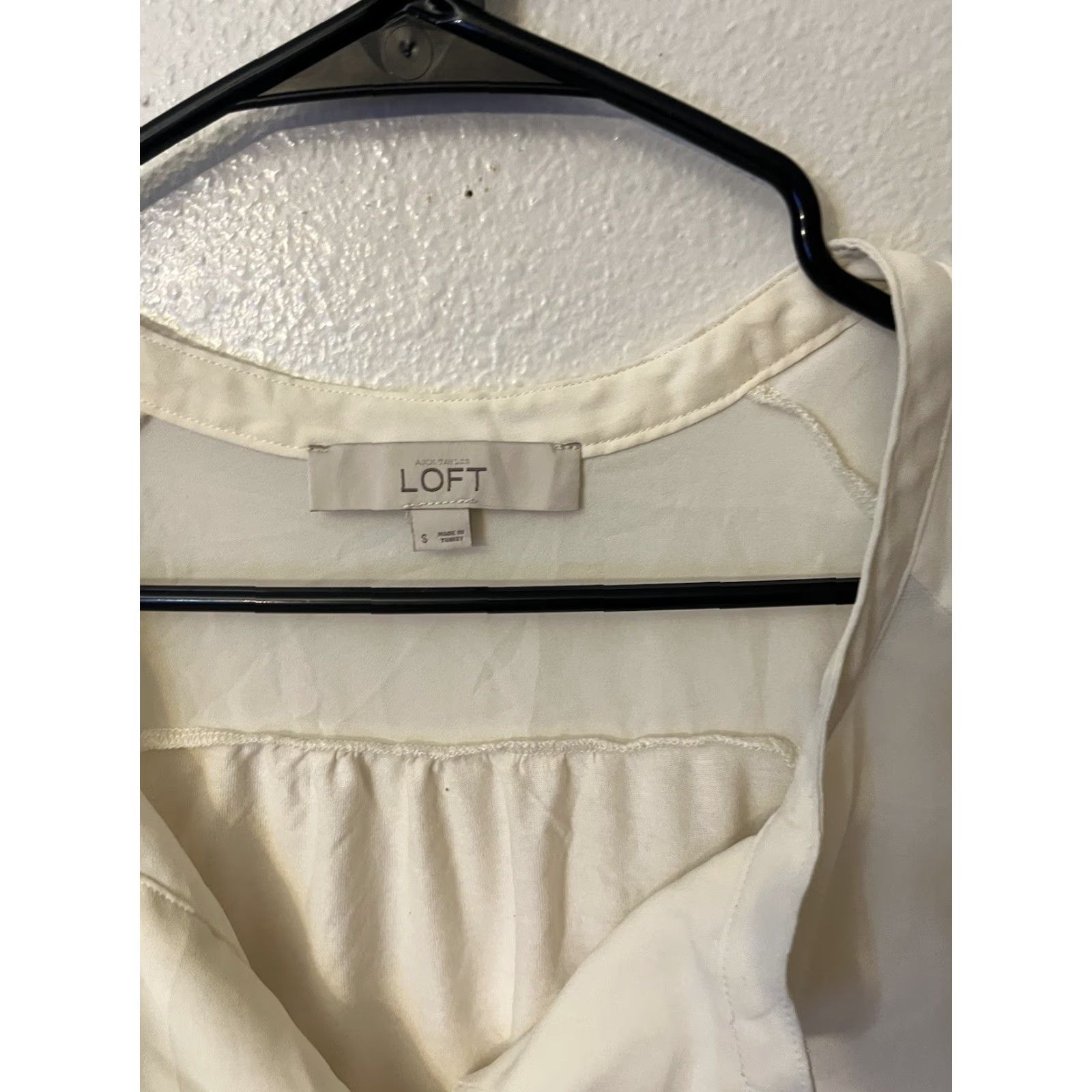 Loft VINTAGE Loft Women Short Sleeve Henley Blouse Size Small Cream Rayon Solid 90s Size S / US 4 / IT 40 - 2 Thumbnail