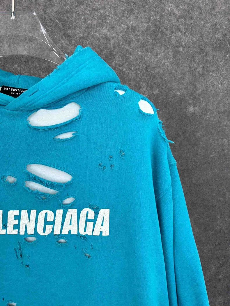 Balenciaga Balenciaga Big destruction letter printing hole sweater la Size US XXS / EU 40 - 6 Thumbnail