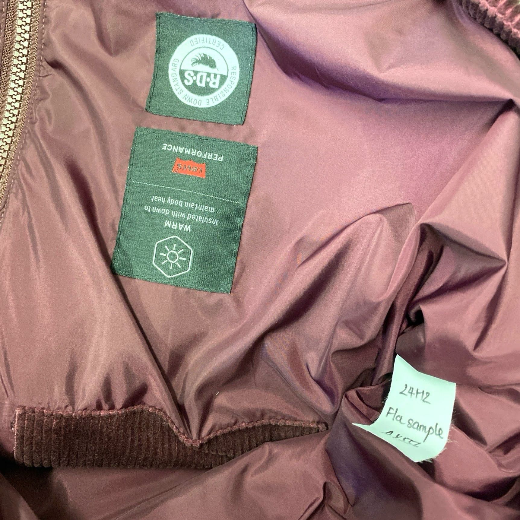 Levi's VINTAGE Levi's Puffer Vest Mens Medium Red Duck Down Corduroy Warm Insulated REGULAR Men Size US M / EU 48-50 / 2 - 4 Thumbnail