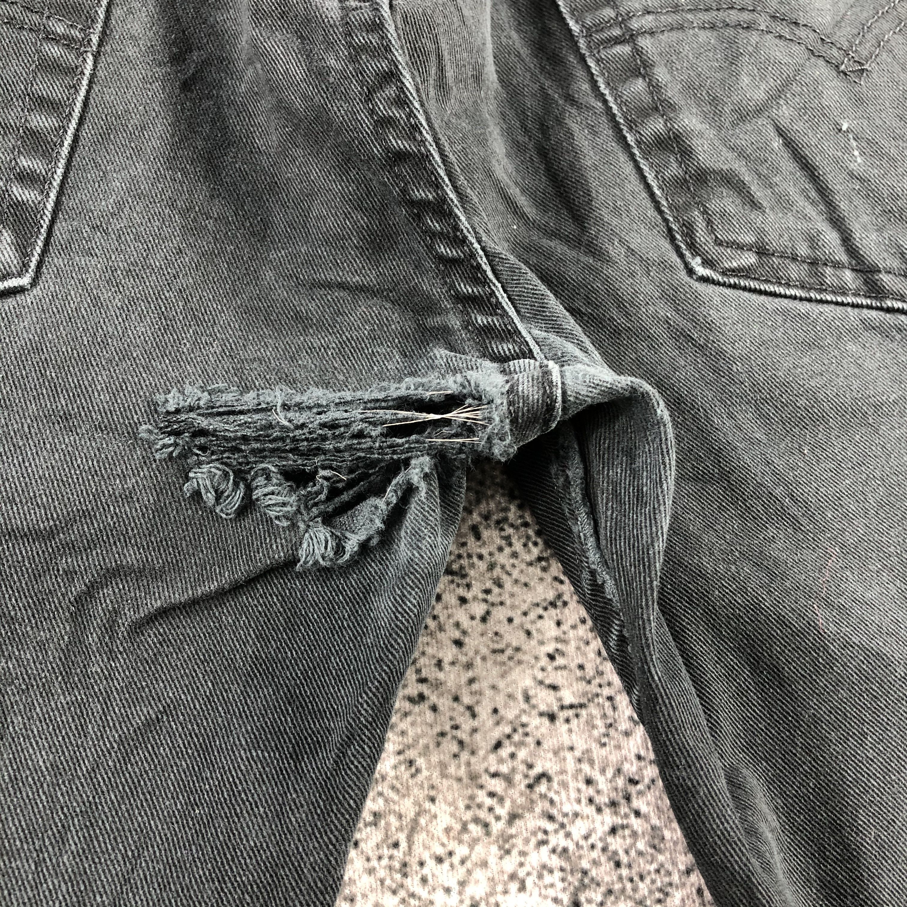 Levi's Levis 513 Jeans Distress Black Denim KJ979 Size US 33 - 8 Thumbnail
