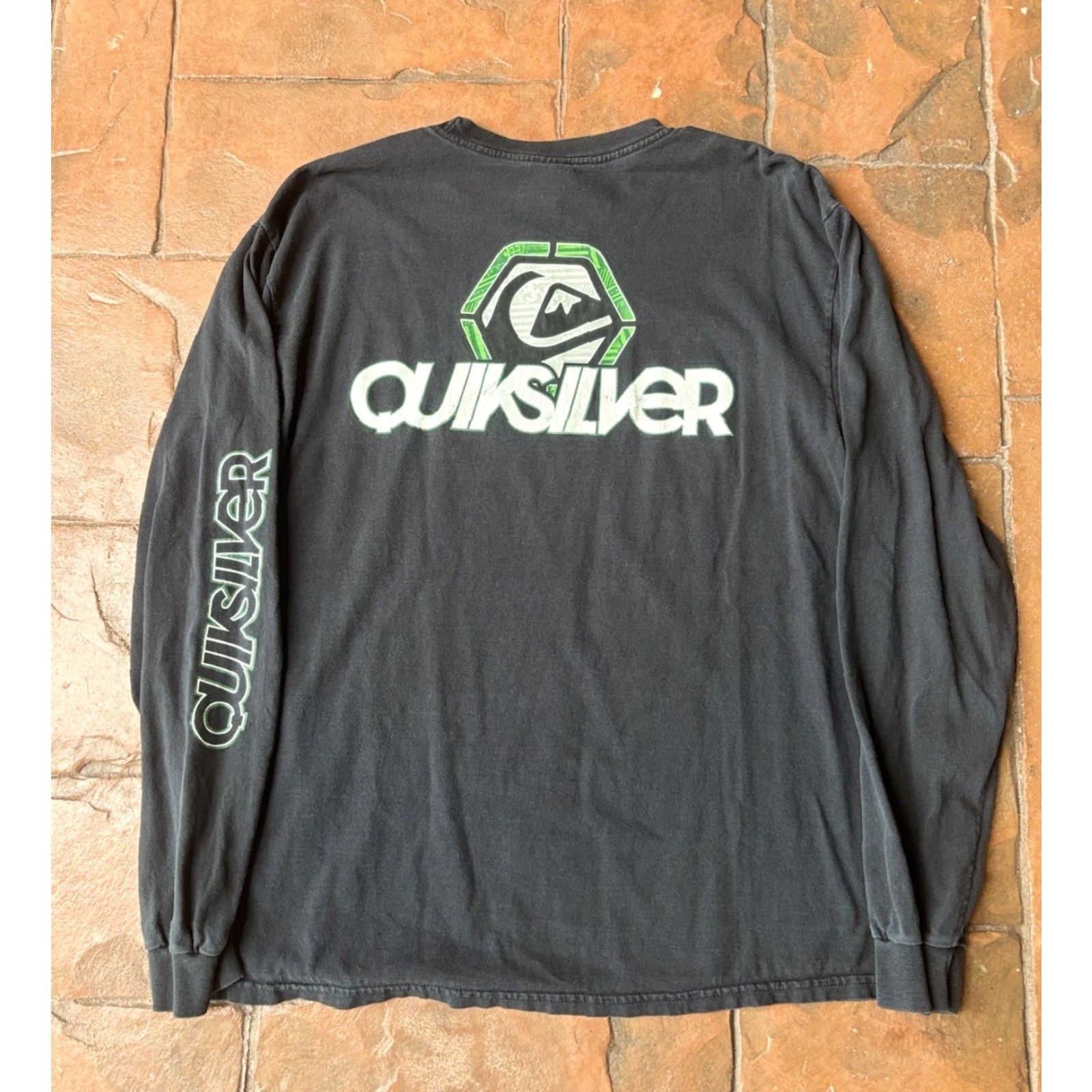 Quiksilver VINTAGE Quiksilver Long Sleeve Shirt Large Black 90s Surf Skater Double-Sided Logo Graphic Print Men Size US L / EU 52-54 / 3 - 2 Thumbnail