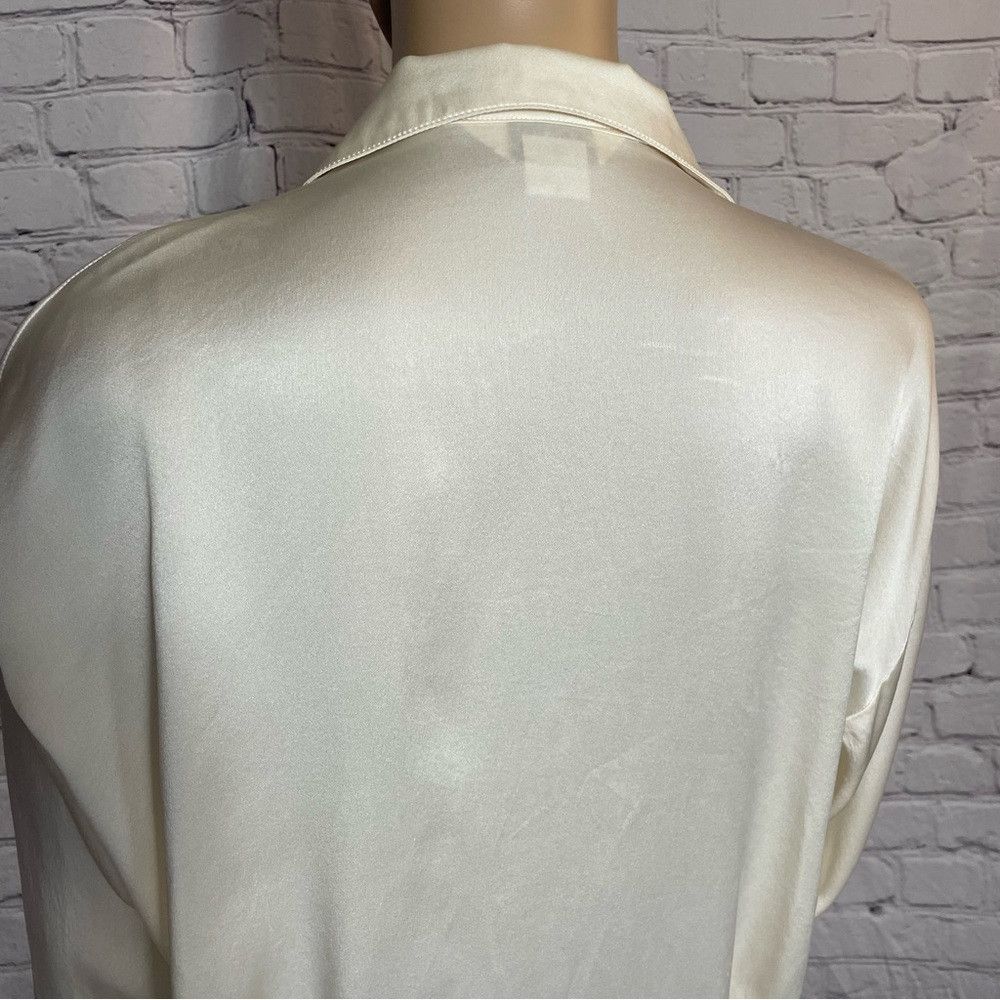 St. John Vintage St. John Silk Ivory Long Sleeve Blouse Size 4 Size S / US 4 / IT 40 - 8 Thumbnail
