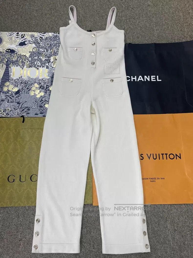 Chanel Chanel 25B white knitted cashmere jumpsuit Size 42" / US 20 - 1 Thumbnail