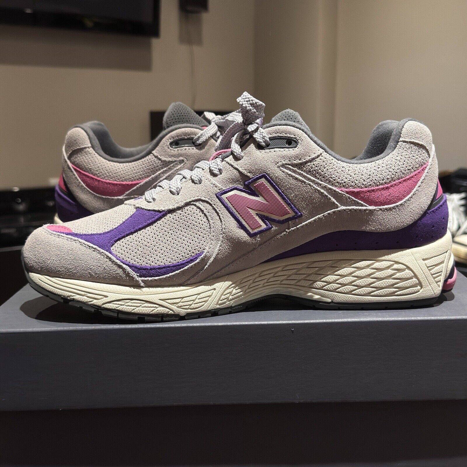 New Balance Size 10 - New Balance 2002R Rain Cloud Size US 10 / EU 43 - 8 Thumbnail