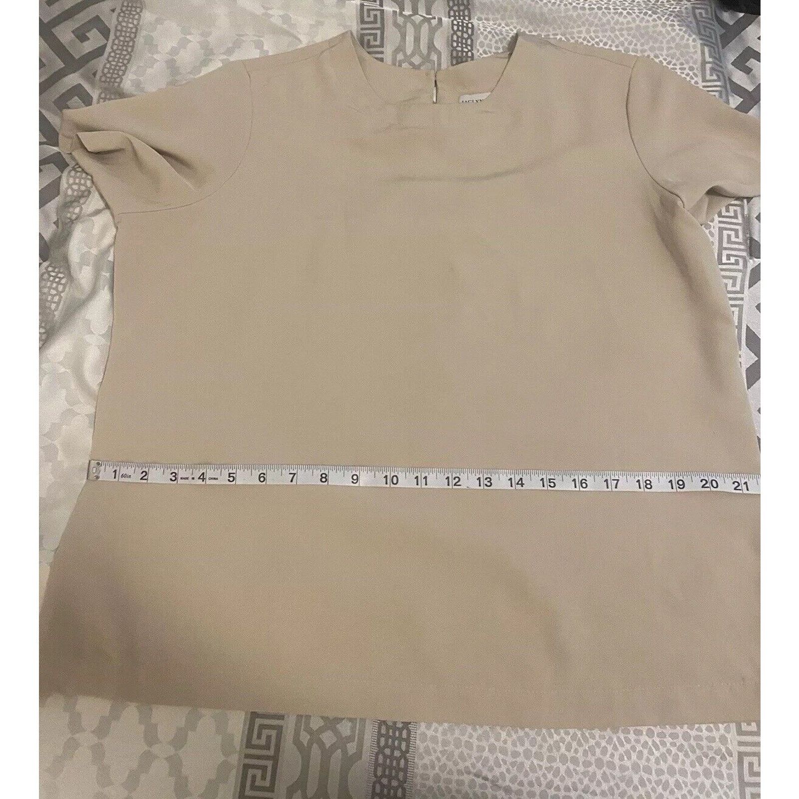 & Other Stories Vintage Jaclyn Smith Silk Blouse - Nude, Sz L, Short Sleeve Size L / US 10 / IT 46 - 6 Thumbnail