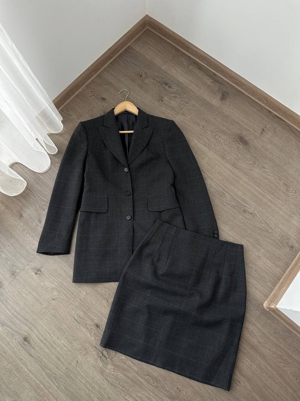Kiton × Vintage Vintage Kiton Gray Women's Blazer Skirt Suit Lana Mohair Size M / US 6-8 / IT 42-44 - 5 Thumbnail
