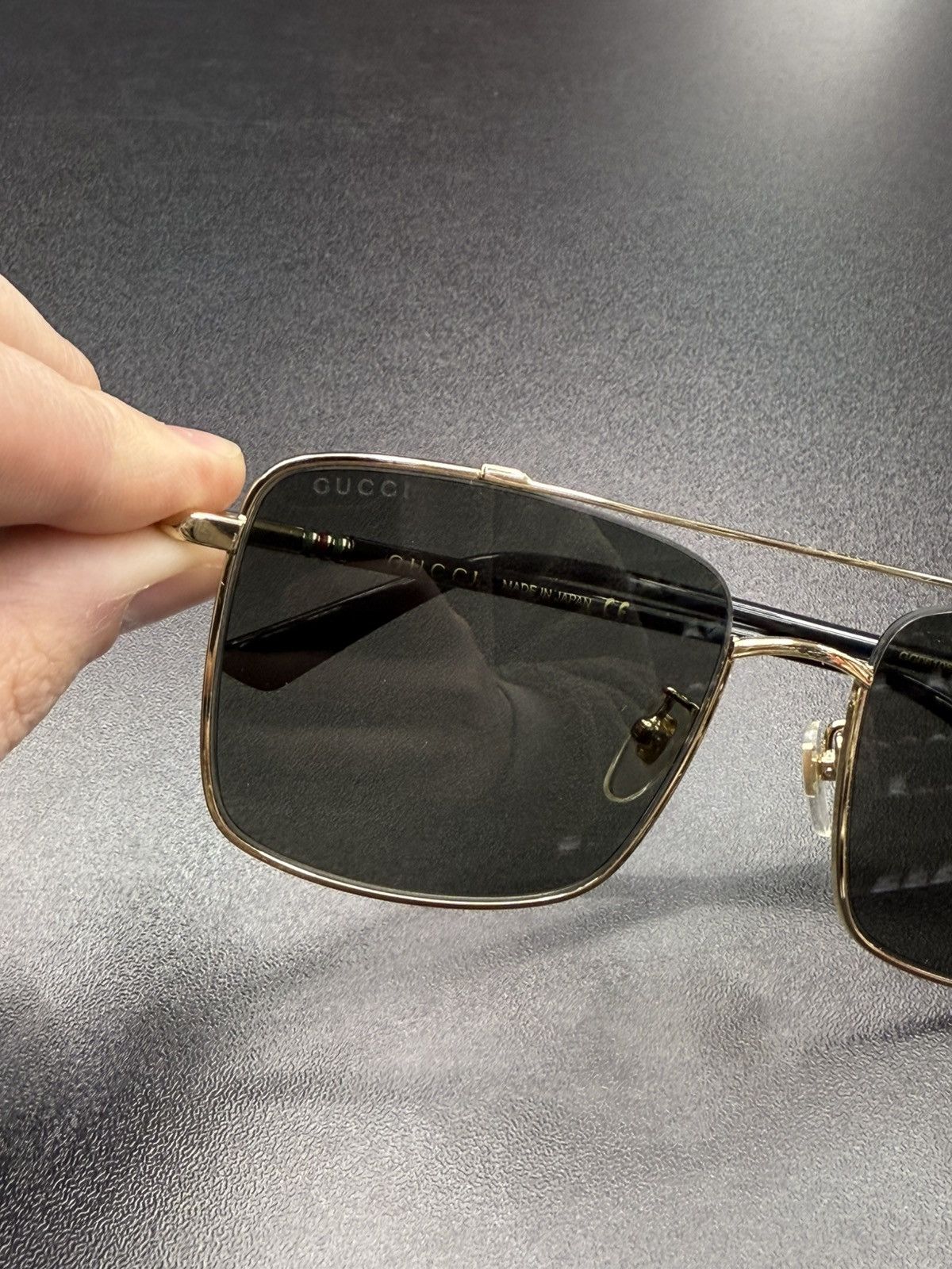 Gucci AUTHENTIC Men’s Gucci Gold Rim Sunglasses Size ONE SIZE - 9 Thumbnail