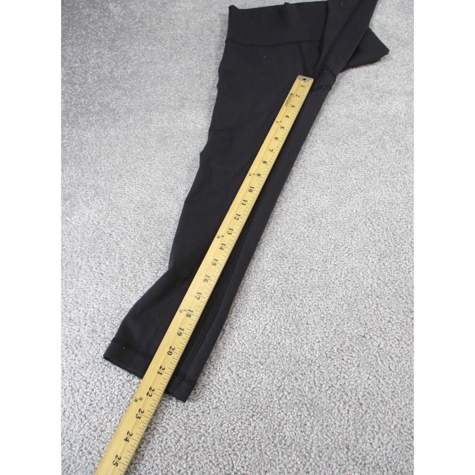 Lululemon VINTAGE Lululemon Women's Cropped Leggings Activewear 2 Black Athleisure Gym Running Yoga Size 26" / US 2 / IT 38 - 5 Thumbnail