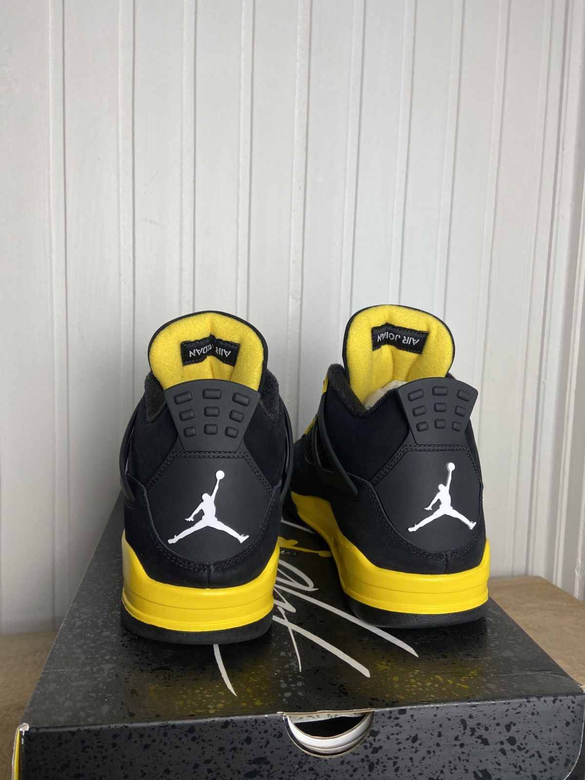 Jordan Brand New Jordan 4 Retro "Thunder" 2023 authentic size 10,5US Size US 10.5 / EU 43-44 - 7 Thumbnail