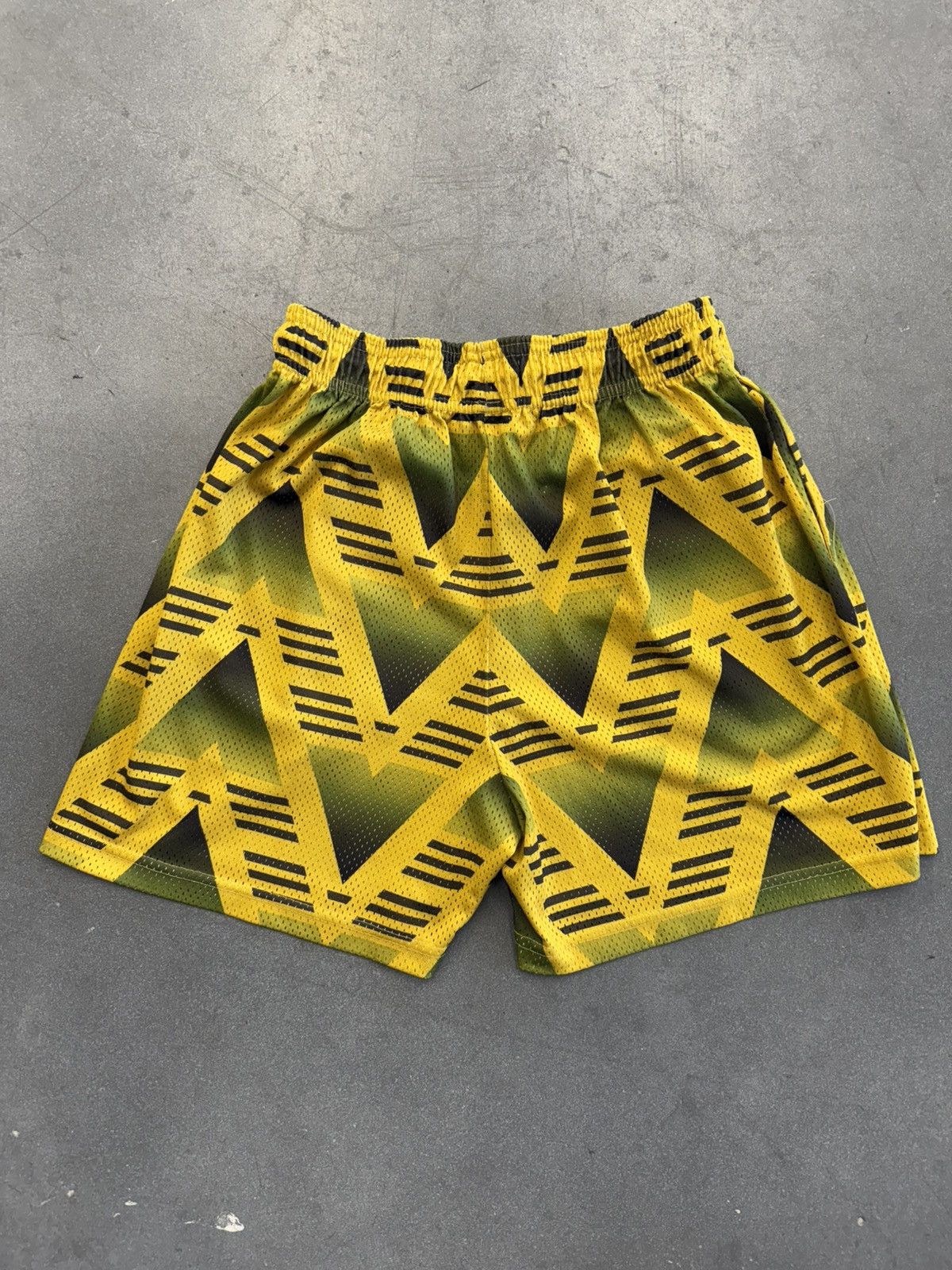 Eric Emanuel SS23 Eric Emanuel EE Bruised Basic/Core Shorts Size Large Size US 32 / EU 48 - 2 Thumbnail
