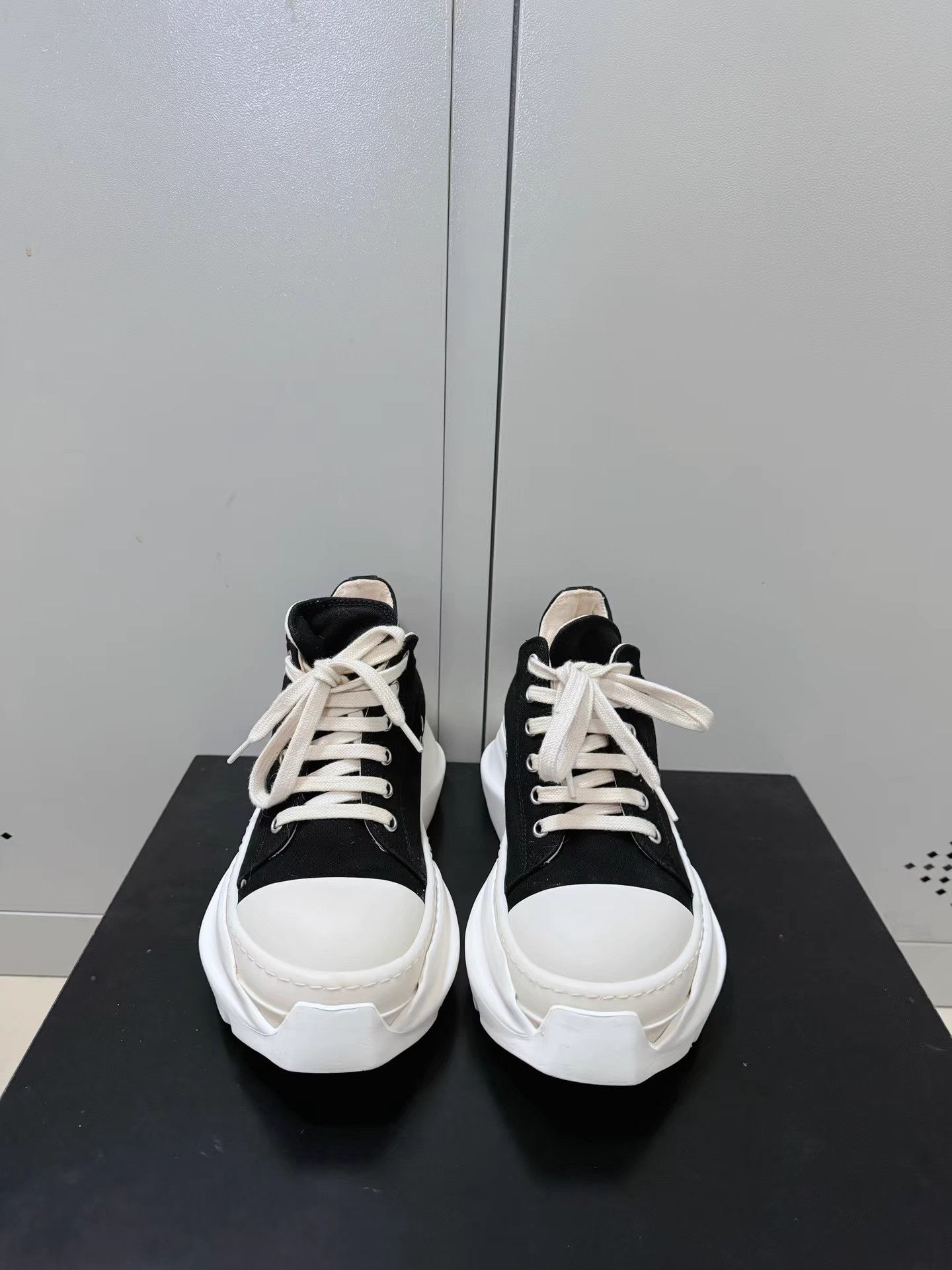 Rick Owens Rick Owens Abstract sneakers with tank sole, Converse-style Size US 7 / IT 37 - 2 Thumbnail