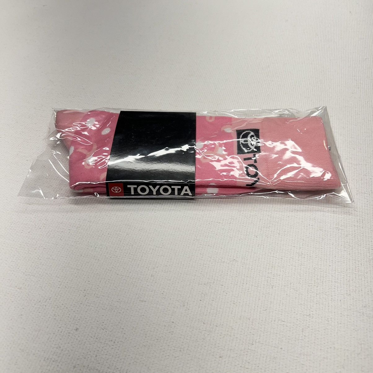 Japanese Brand NEW Toyota Socks Pink Breast Cancer Awareness Car Auto Logo Size ONE SIZE - 4 Thumbnail