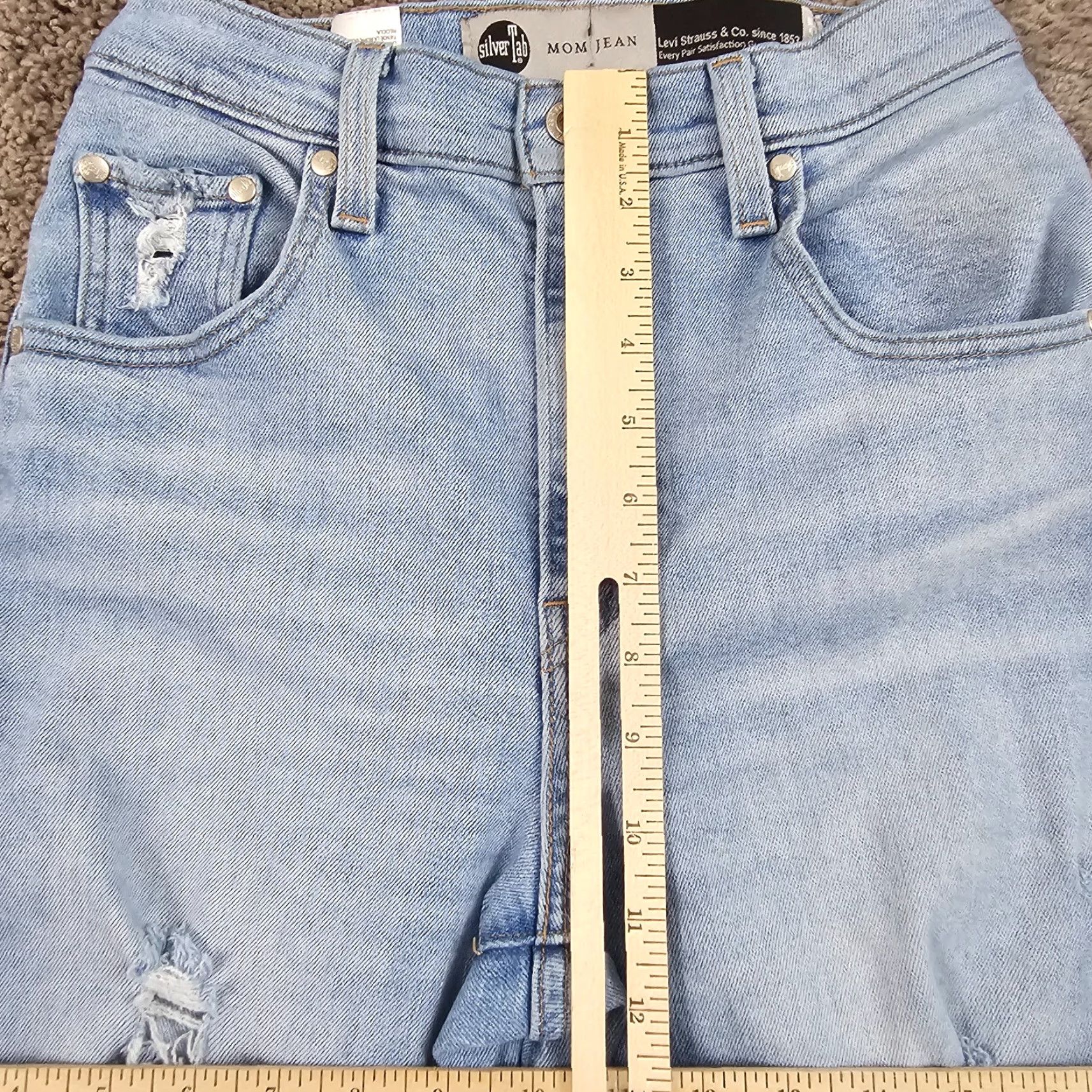 Levi's VINTAGE Levi's Silvertab Mom Jeans Women 26 High Rise Light Wash Distressed 23x26 Denim Blue Mens Size 26" / US 2 / IT 38 - 4 Thumbnail
