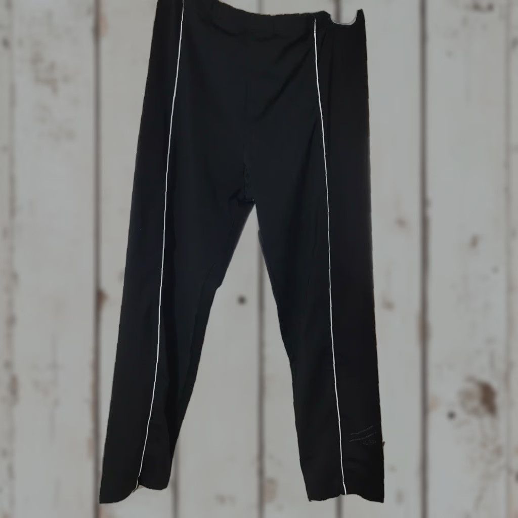 Champion CHAMPION Cropped Black Leggings Womens Size M Activewear Athleisure Size 32" / US 10 / IT 46 - 1 Thumbnail