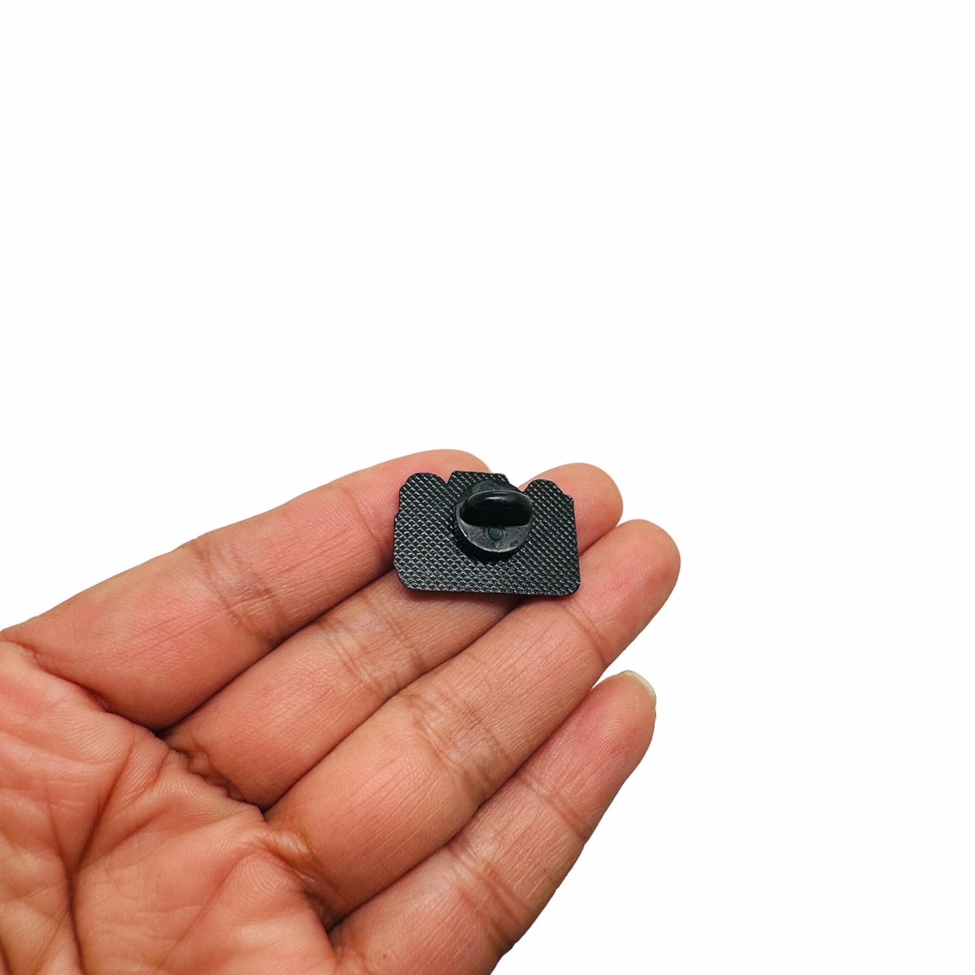 Other ⭐Vintage Retro Camera Enamel Pin Black & Silver Photography Size ONE SIZE - 2 Thumbnail