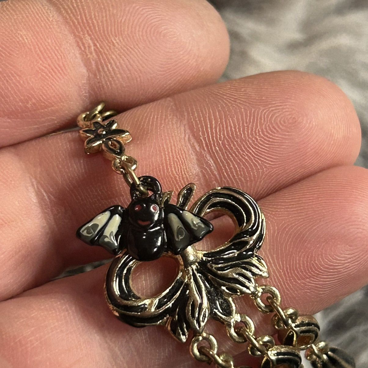 Handmade Handcrafted Cruella de Vil cameo bat accent pendant necklace Size ONE SIZE - 9 Thumbnail