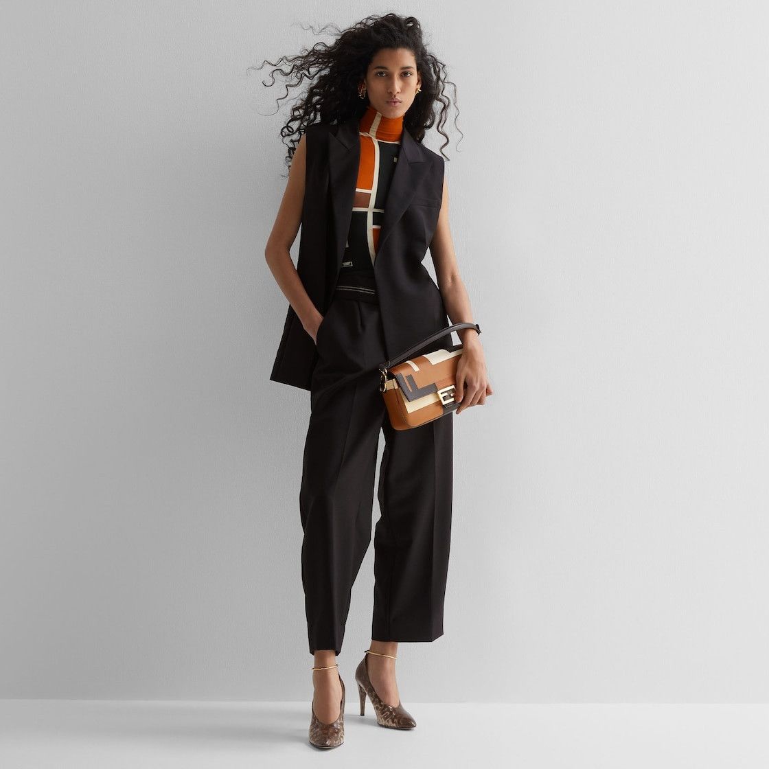 Fendi o1s1wg110825 Gilet in Black Size XL / US 12-14 / IT 48-50 - 4 Thumbnail