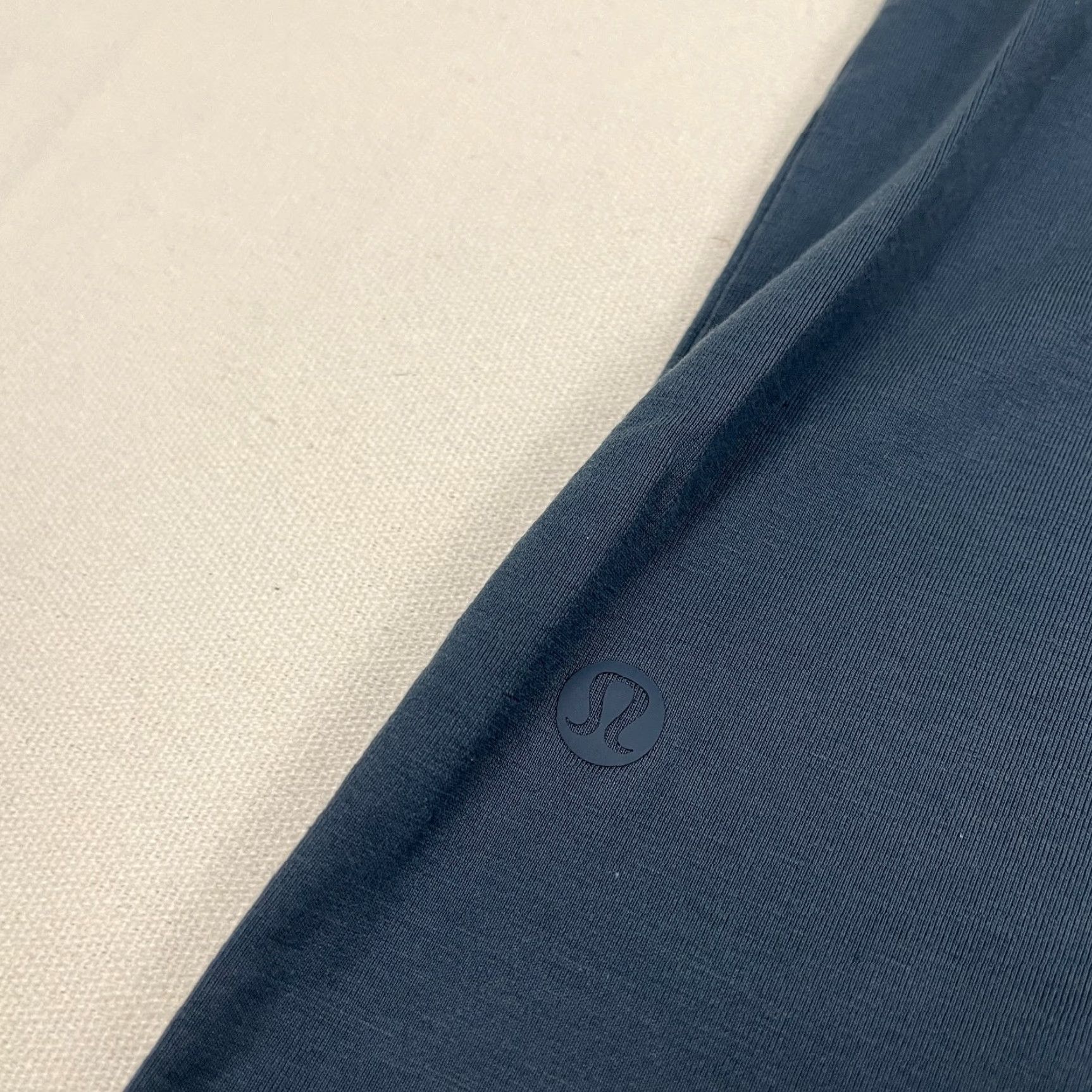 Lululemon Lululemon Shirt Mens L / XL Blue Everyday Essential Active Stretch Work Casual Shirt Men Large Blue Everyday Essential Active Stretch Work Casual Size US L / EU 52-54 / 3 - 3 Thumbnail