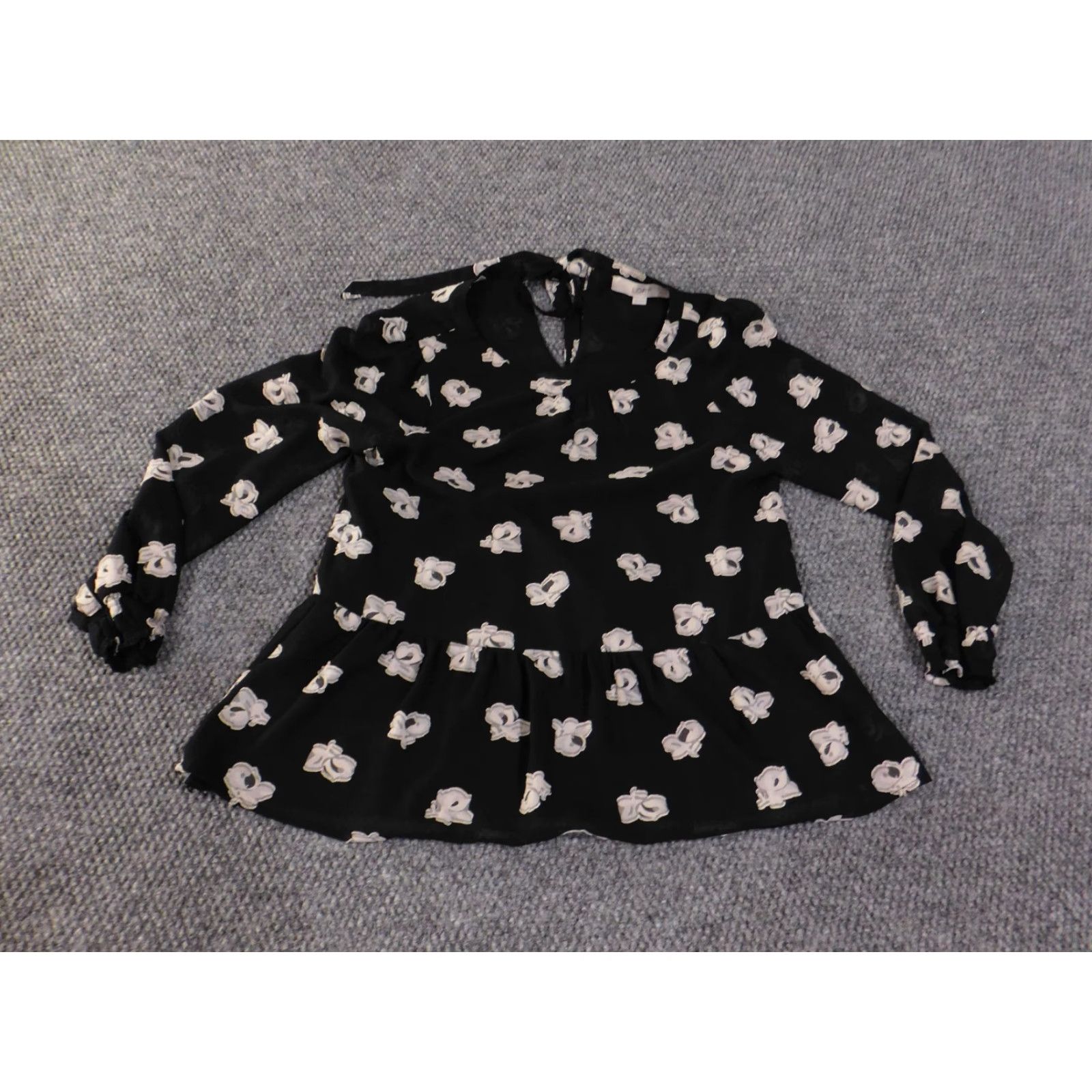 Ann Taylor Loft Ann Taylor Loft Blouse Shirt Womens XS Petite Black Floral Long Sleeve V-Neck Back Tie Casual Size XS / US 0-2 / IT 36-38 - 2 Thumbnail