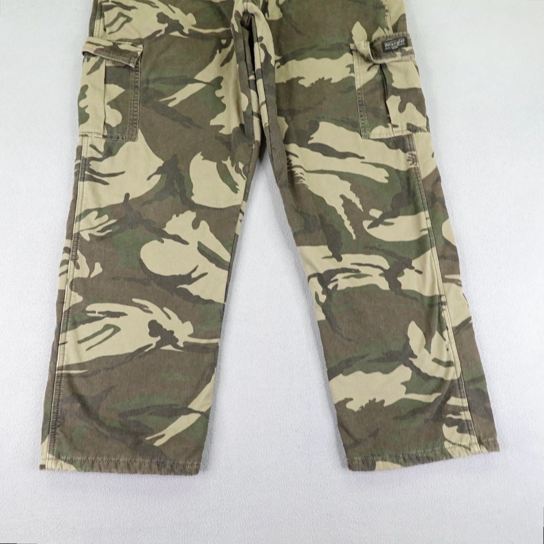 Wrangler Wrangler Pants 40x32 Green Camo Canvas Cargo Fleece Lined Work Winter Mens Size US 40 / EU 56 - 3 Thumbnail