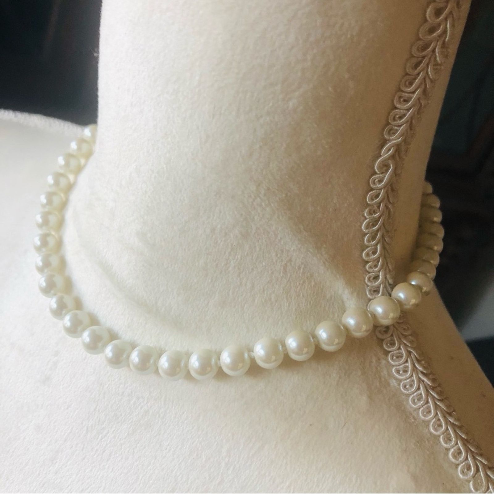 Vintage Vintage Carolee white pearlescent knotted pearl necklace Size ONE SIZE - 5 Thumbnail