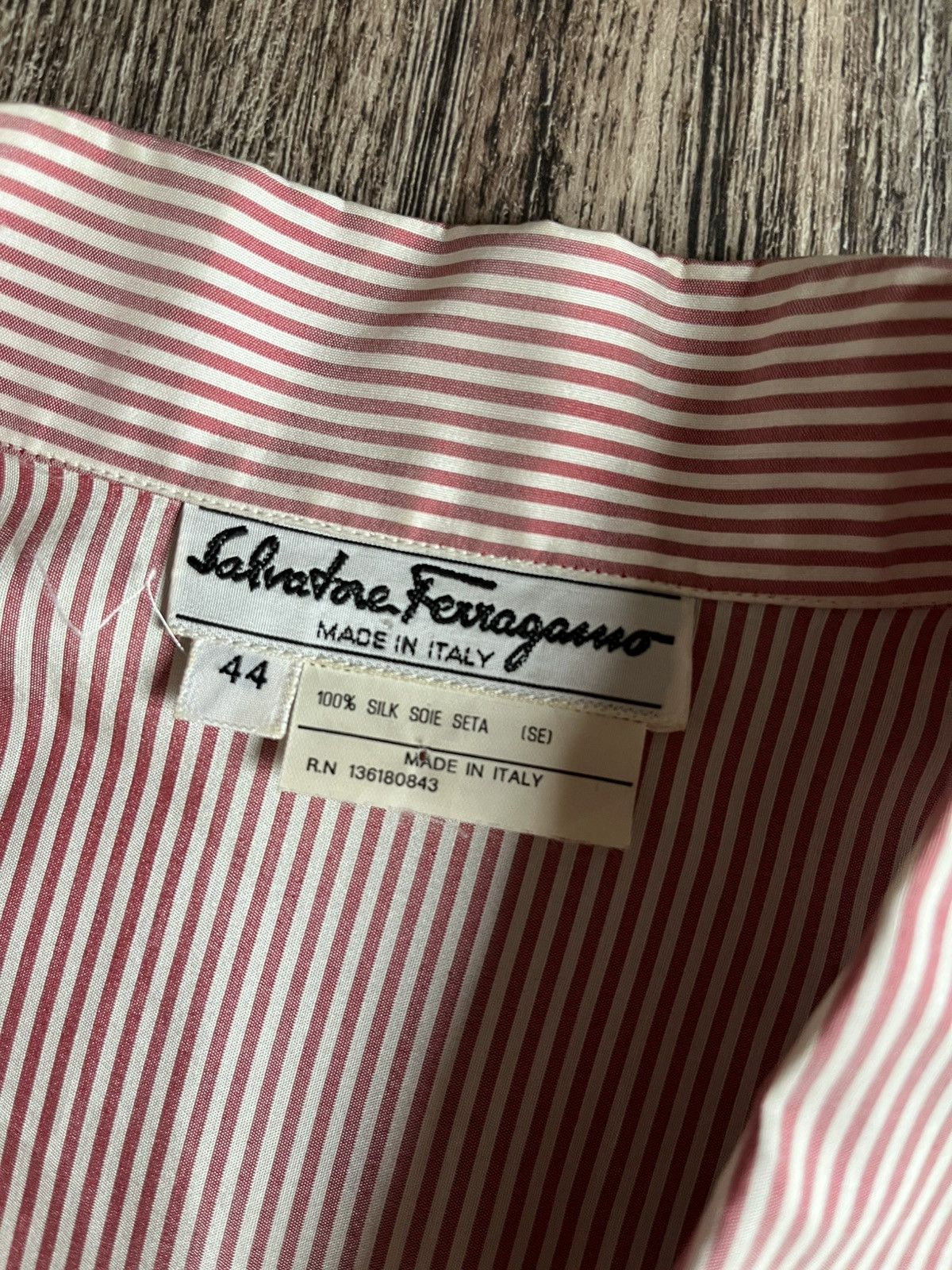 Salvatore Ferragamo VINTAGE SALVATORE FERRAGAMO STRIPED SILK SHIRT MADE IN ITALY Size M / US 6-8 / IT 42-44 - 2 Thumbnail