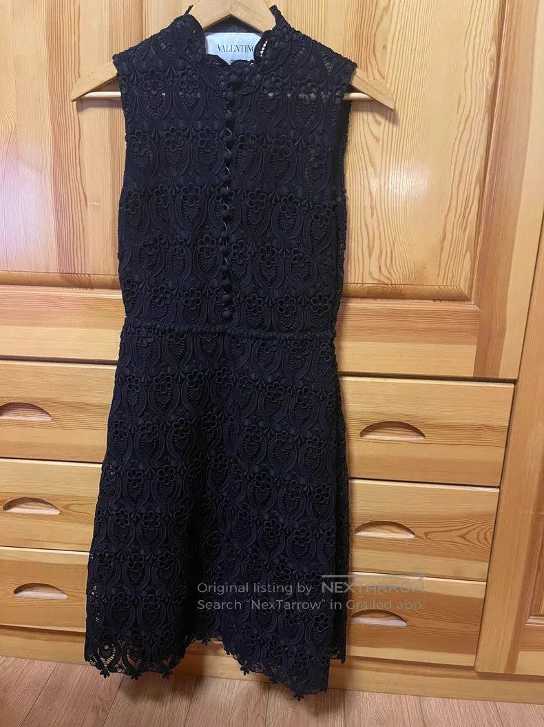 Valentino Valentino Black crocheted sleeveless dress Size S / US 4 / IT 40 - 4 Thumbnail
