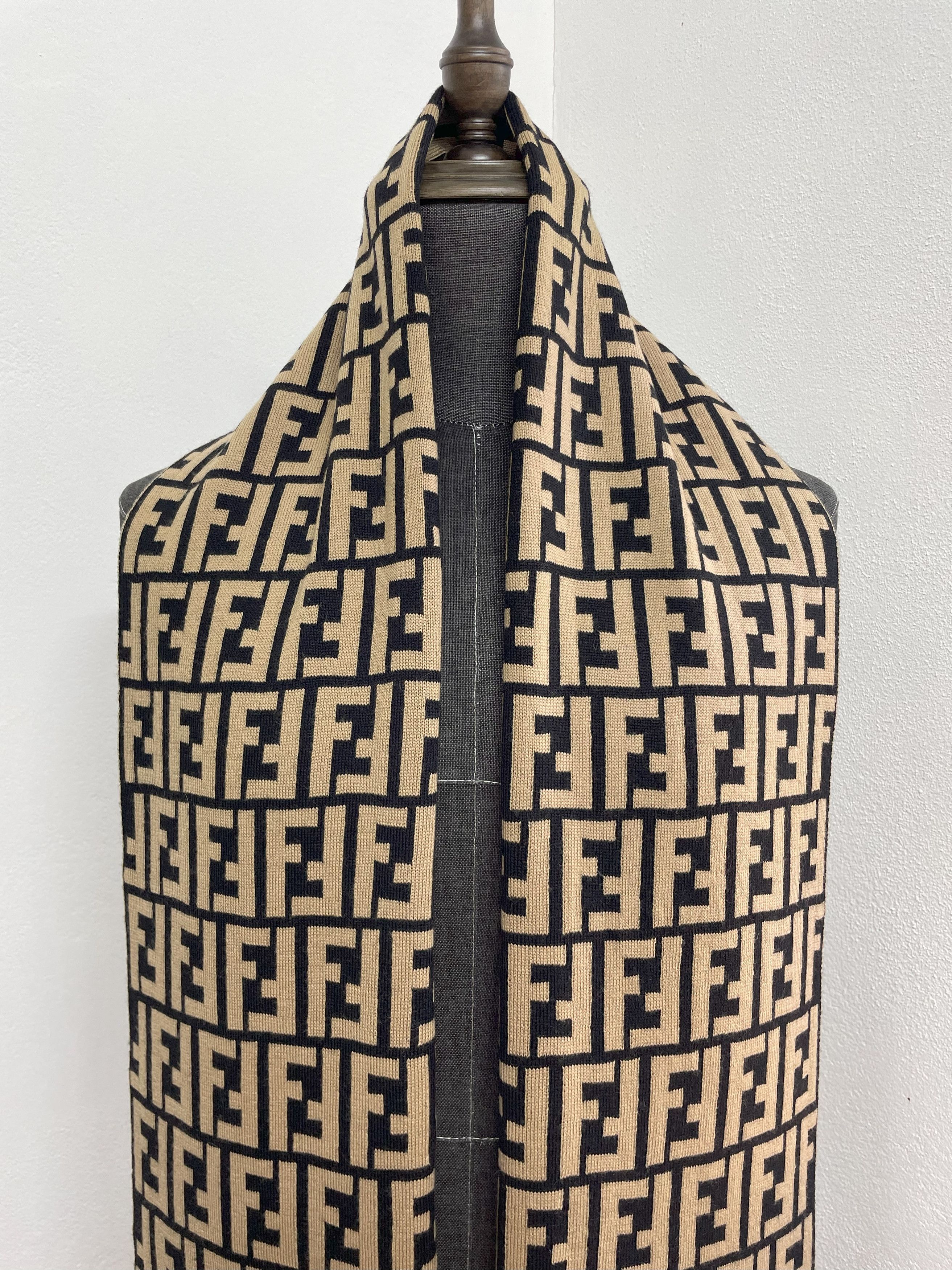 Fendi Fendi Scarf / Muffler - 6126 Size ONE SIZE - 4 Thumbnail