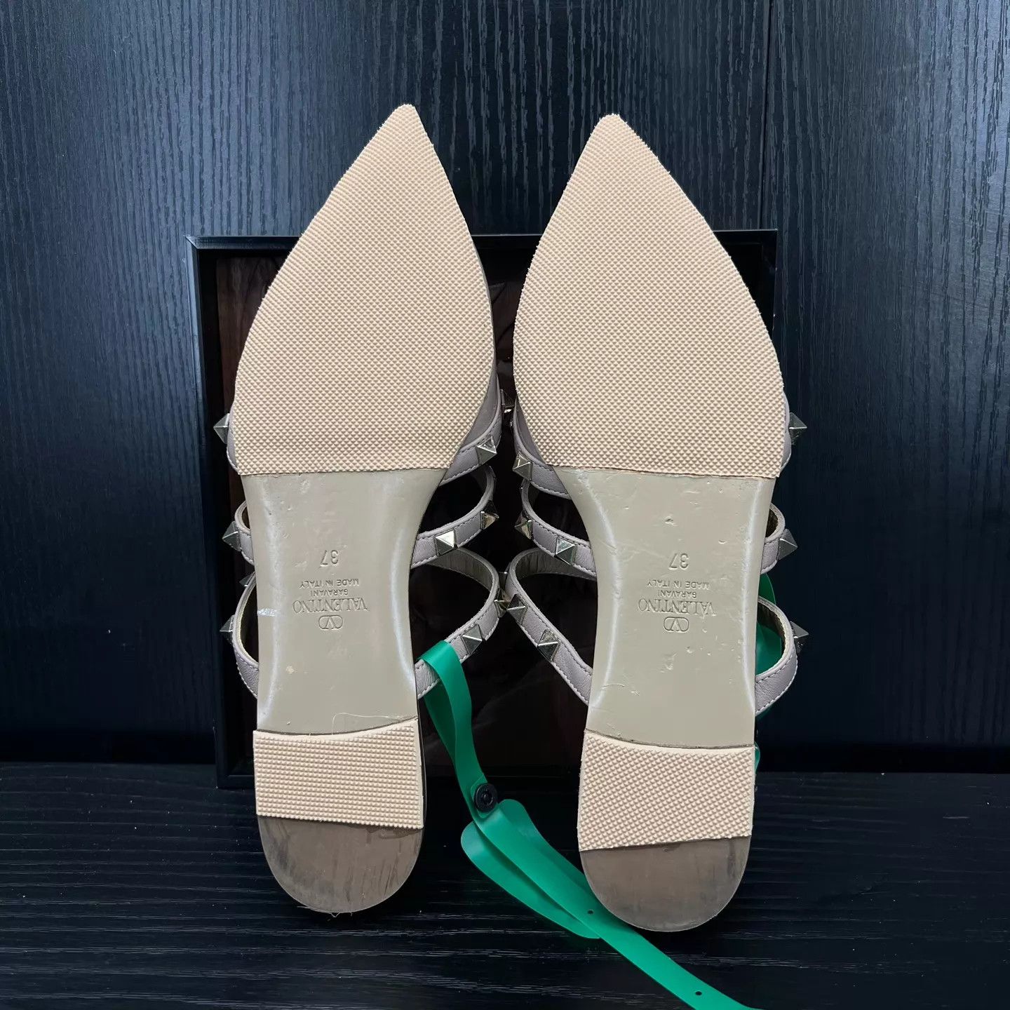 Valentino Valentino Rockstud Nude Pink Slippers 37 Near New Size US 6.5 / IT 36.5 - 7 Thumbnail