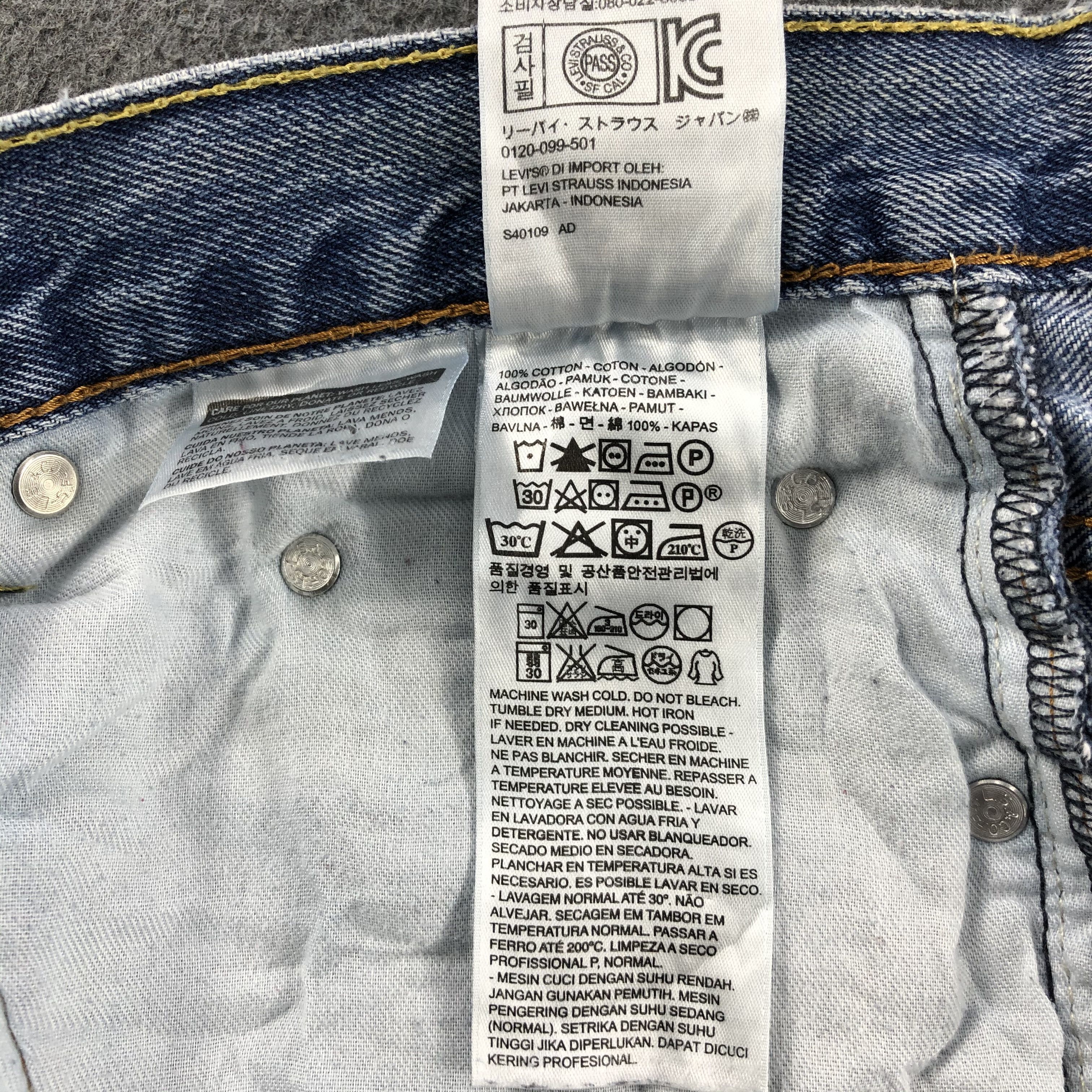 Levi's Vintage Blue Wash Levis 550 Jeans-J1692 Size US 39 - 12 Thumbnail