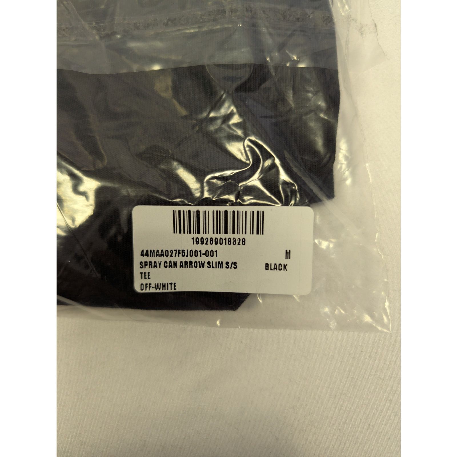 Off-White o1rshd1 Spray Can Arrow Slim S/S T-Shirt in Black Size US M / EU 48-50 / 2 - 23 Thumbnail