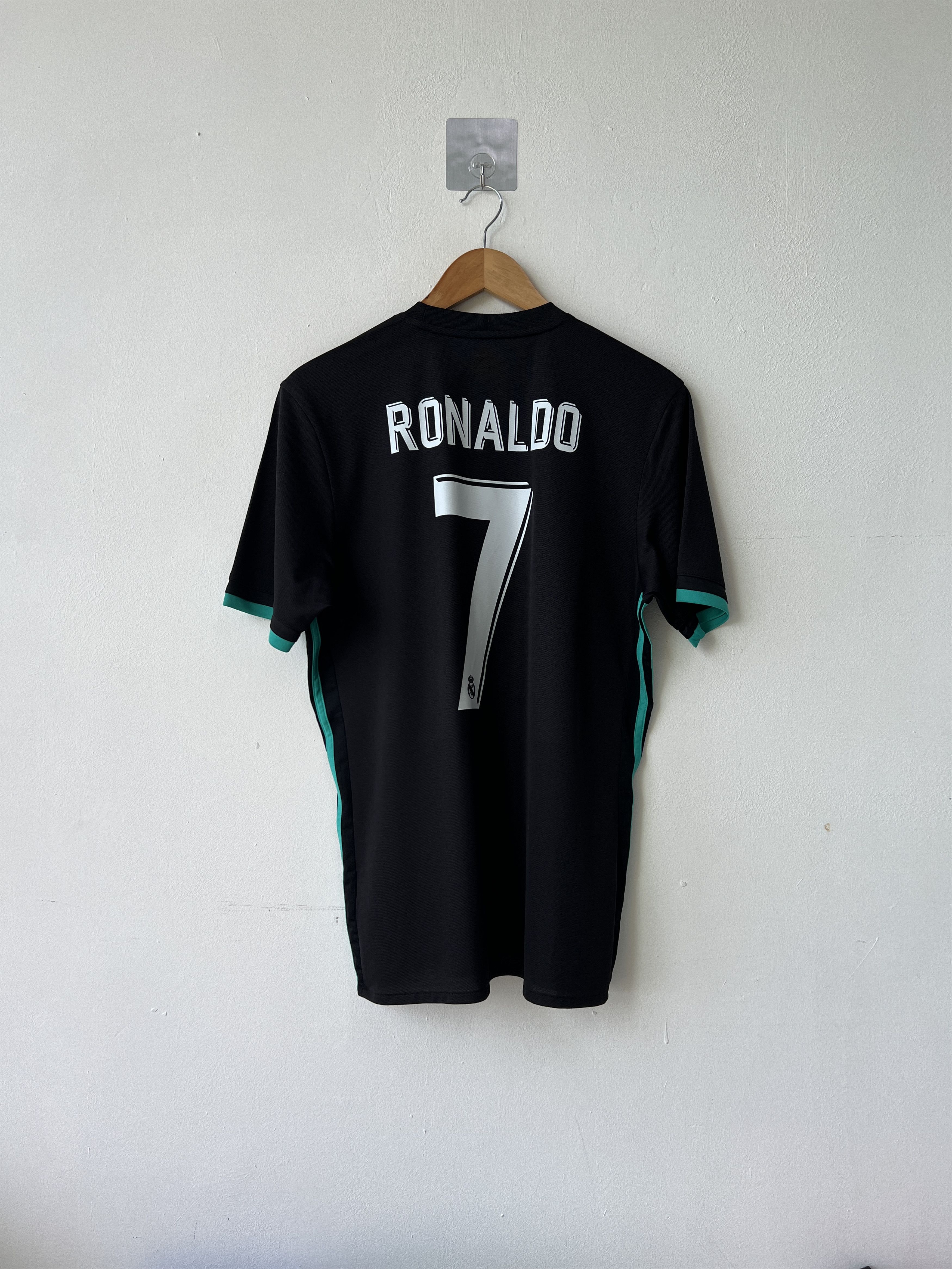 Adidas (M) Real Madrid 2017-18 Away Kit Ronaldo #7 Size US M / EU 48-50 / 2 - 1 Thumbnail