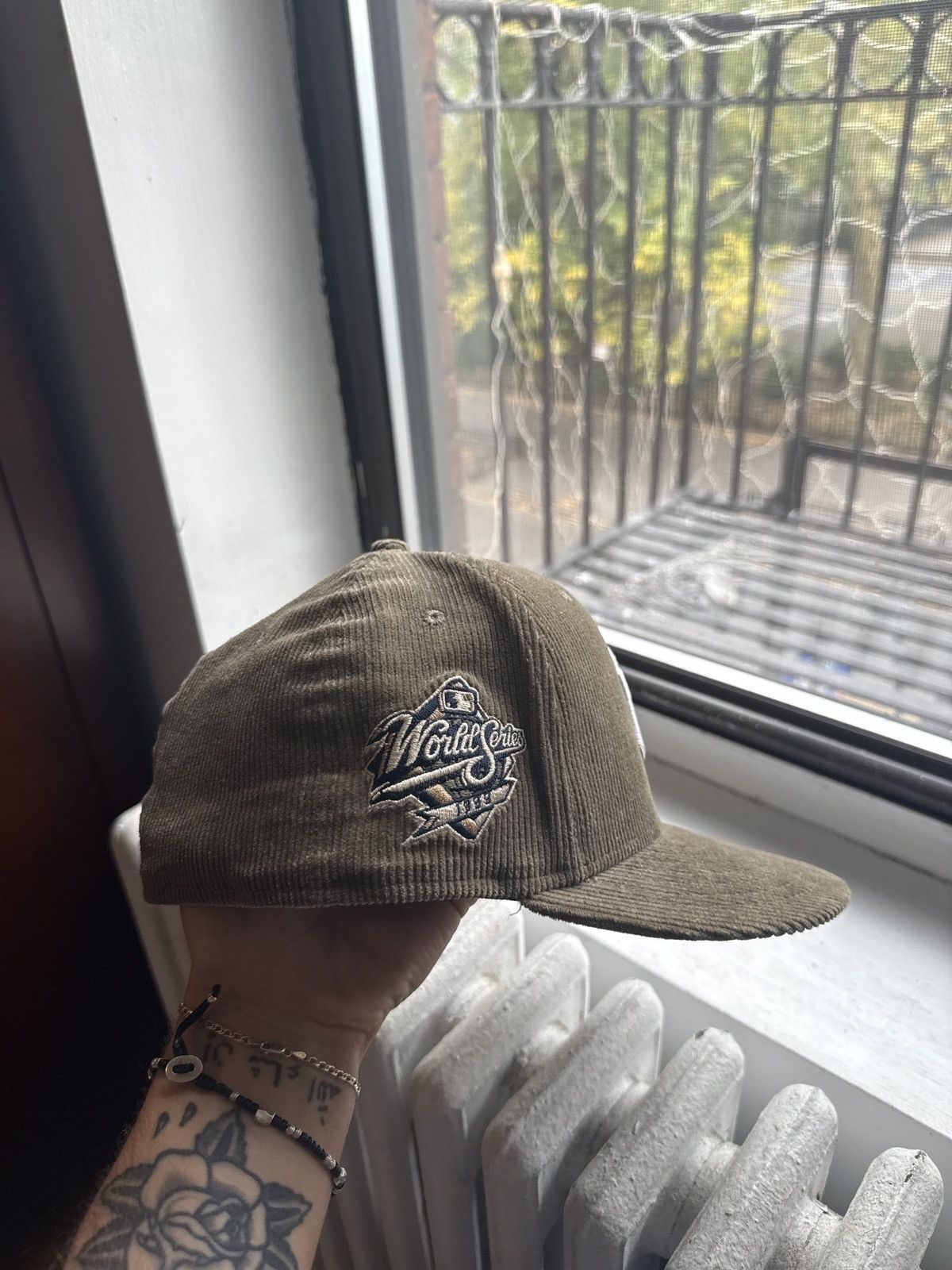 New Era Corduroy Yankees Fitted - World Series Patch Size ONE SIZE - 2 Thumbnail