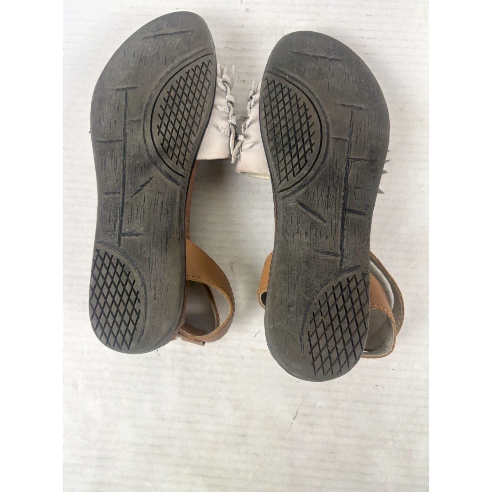 Vintage OTBT Voyage Womens Leather Flat Sandals 8M Light Gray Brown Ankle Strap Buckle Size US 8 / IT 38 - 6 Thumbnail