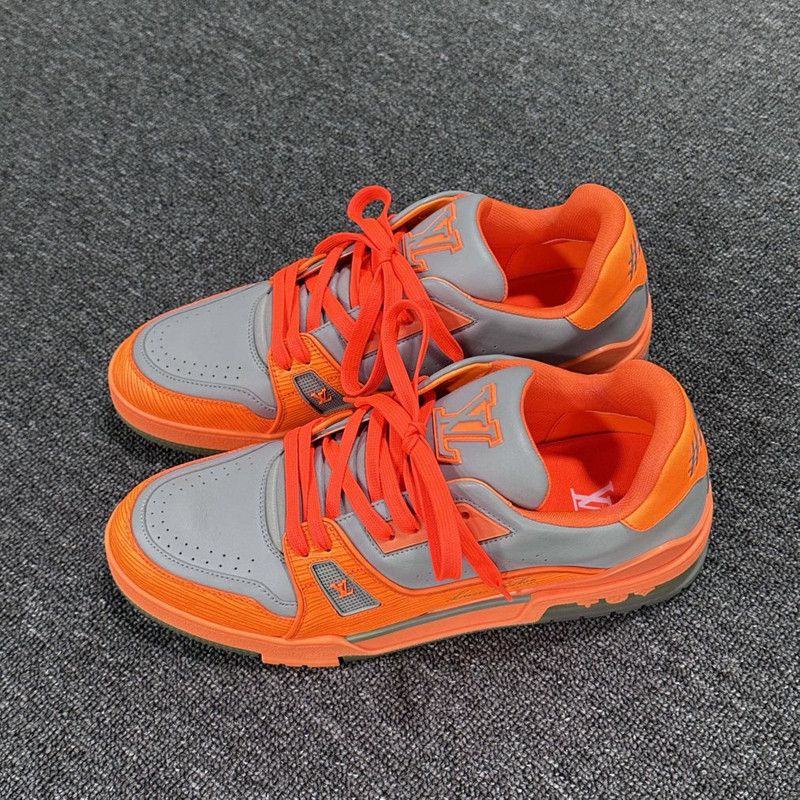 Louis Vuitton Louis Vuitton Trainer Low-Top Fashion Sneakers 0079 Size US 8.5 / EU 41-42 - 1 Thumbnail