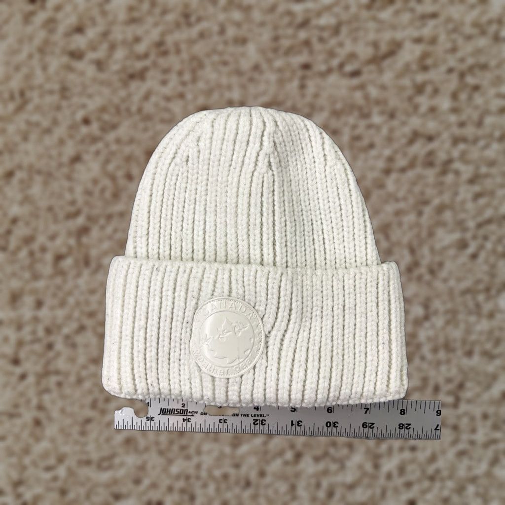 Vintage Canada Weather Gear Beanie Women's One Size White Knit 100% Acrylic Ski Hat/Cap Size ONE SIZE - 1 Thumbnail