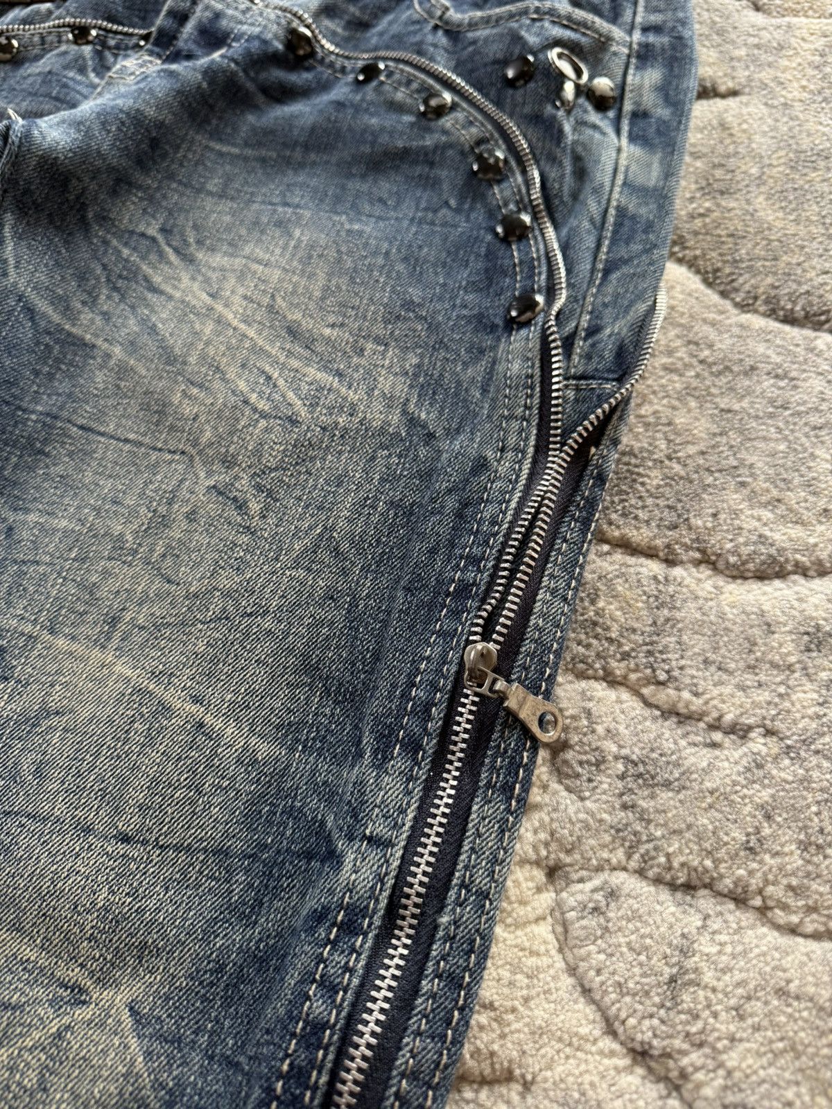 Le Grande Bleu (L.G.B.) T.S.H.H Japan Avant Garde Studded Zipper Denim Jeans Size US 28 / EU 44 - 9 Thumbnail