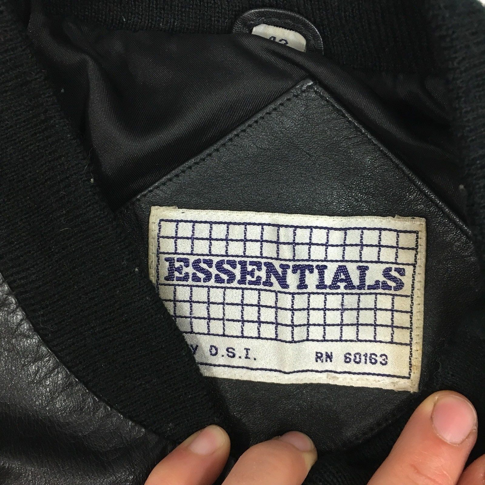 Essentials Vtg Essentials Black Leather CAFE RACER Motorcycle Jacket Size US L / EU 52-54 / 3 - 3 Thumbnail