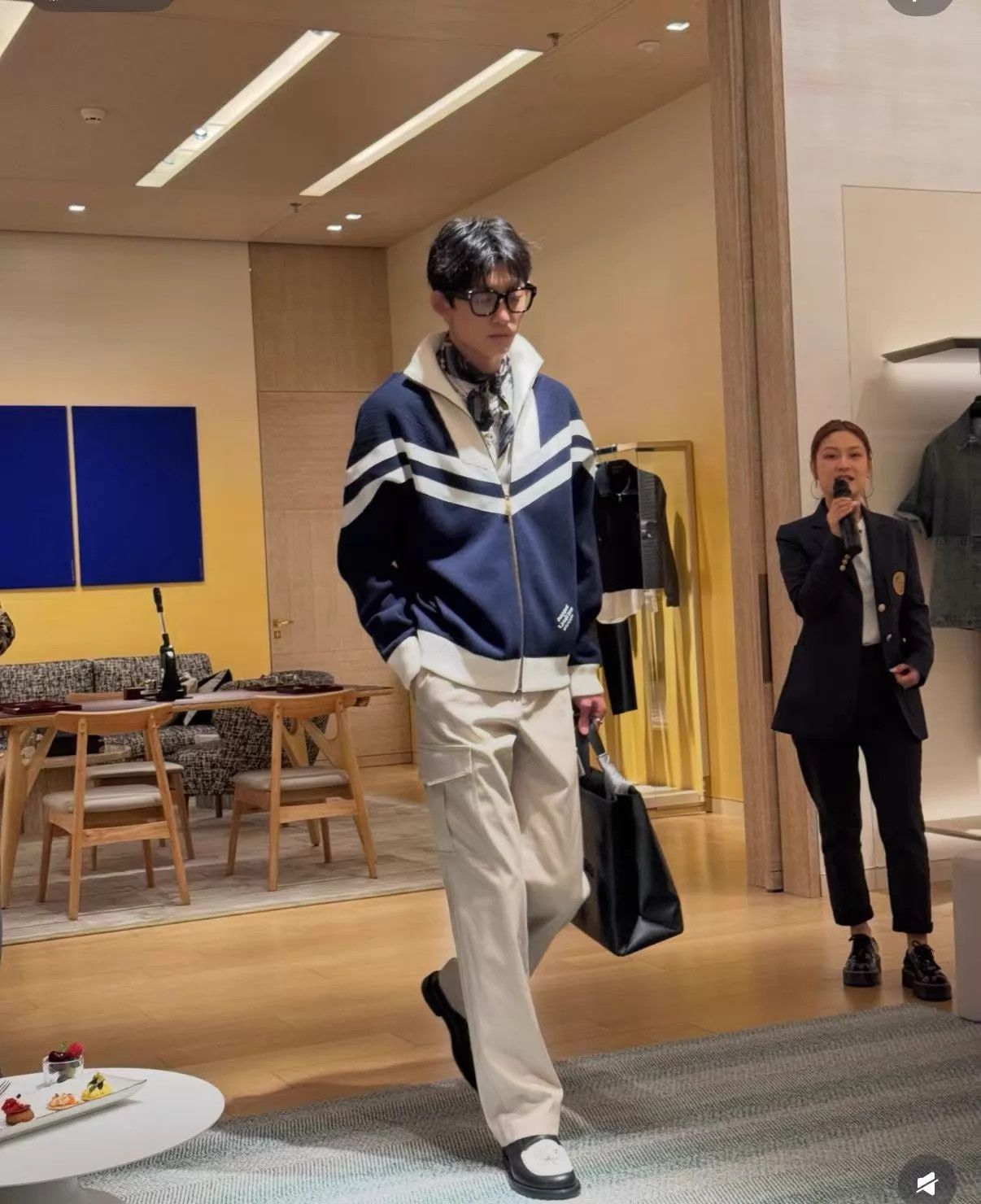 Louis Vuitton LV 25ss Embroidered Knit Blue & White Zip Unisex Jacket M Size US M / EU 48-50 / 2 - 7 Thumbnail
