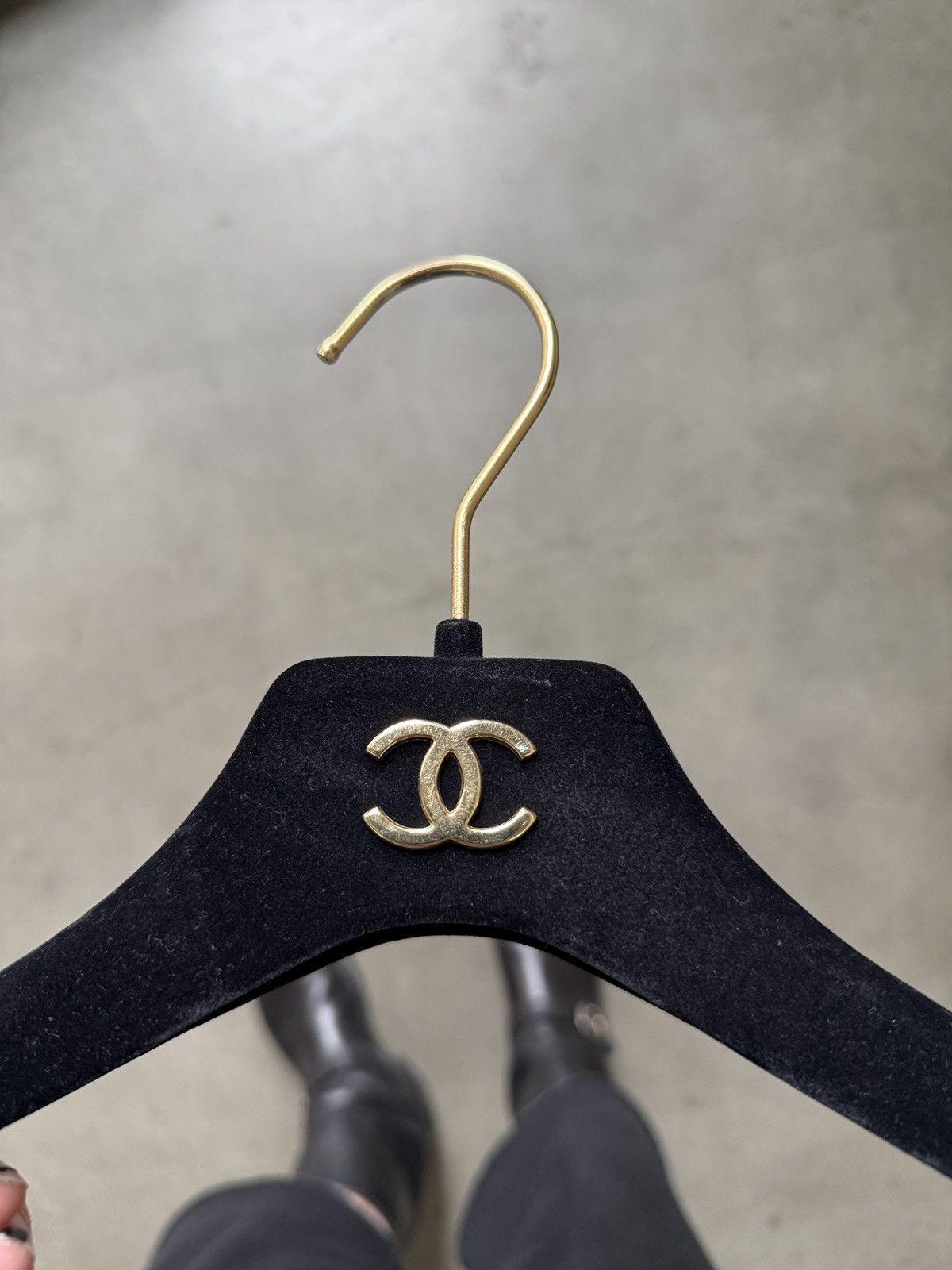 Chanel STEAL! 2010s Chanel CC Logo Hanger Size ONE SIZE - 2 Thumbnail