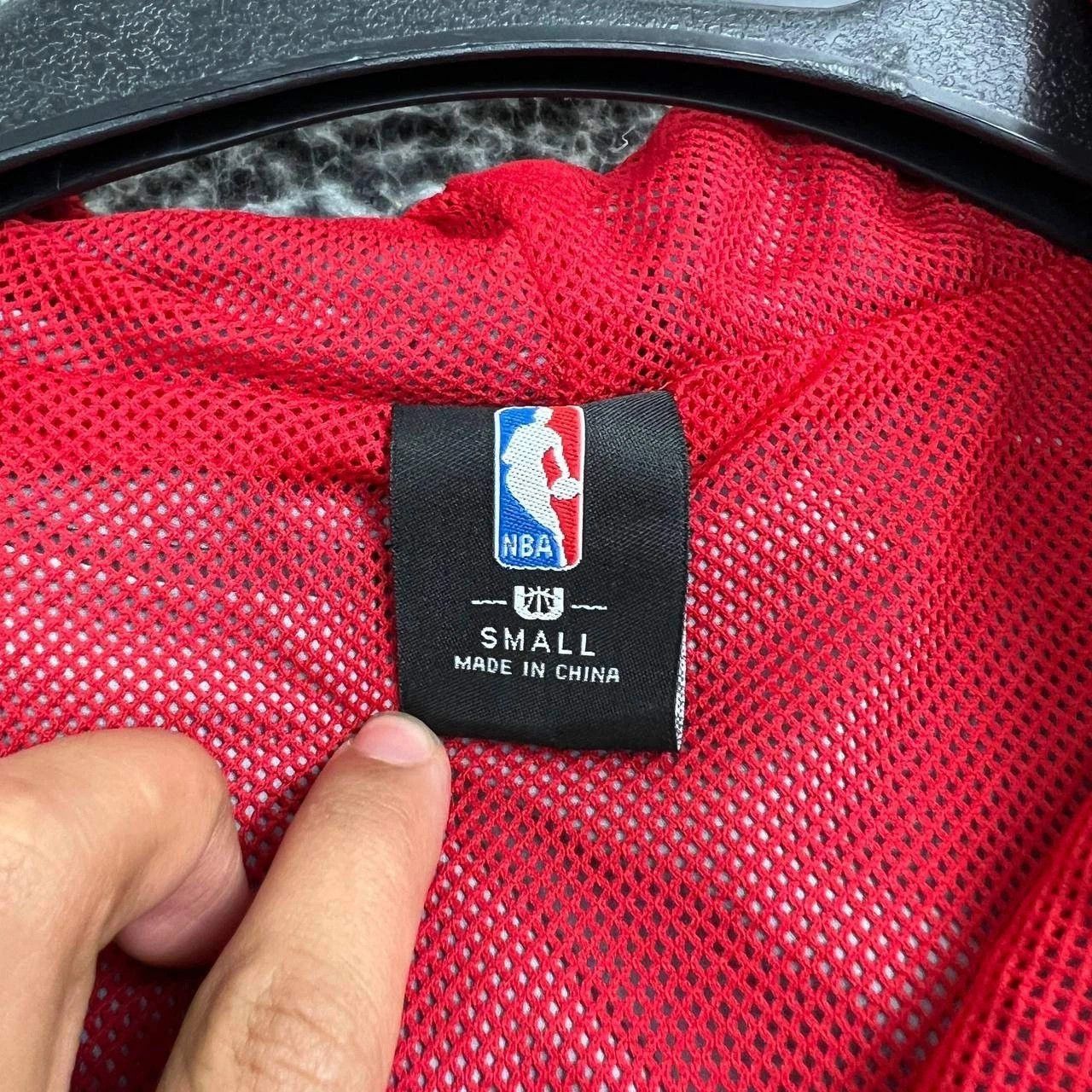 NBA Chicago Bulls Windbreaker Jacket Men 1/4 Zip Long Sleeve S Size US S / EU 44-46 / 1 - 3 Thumbnail