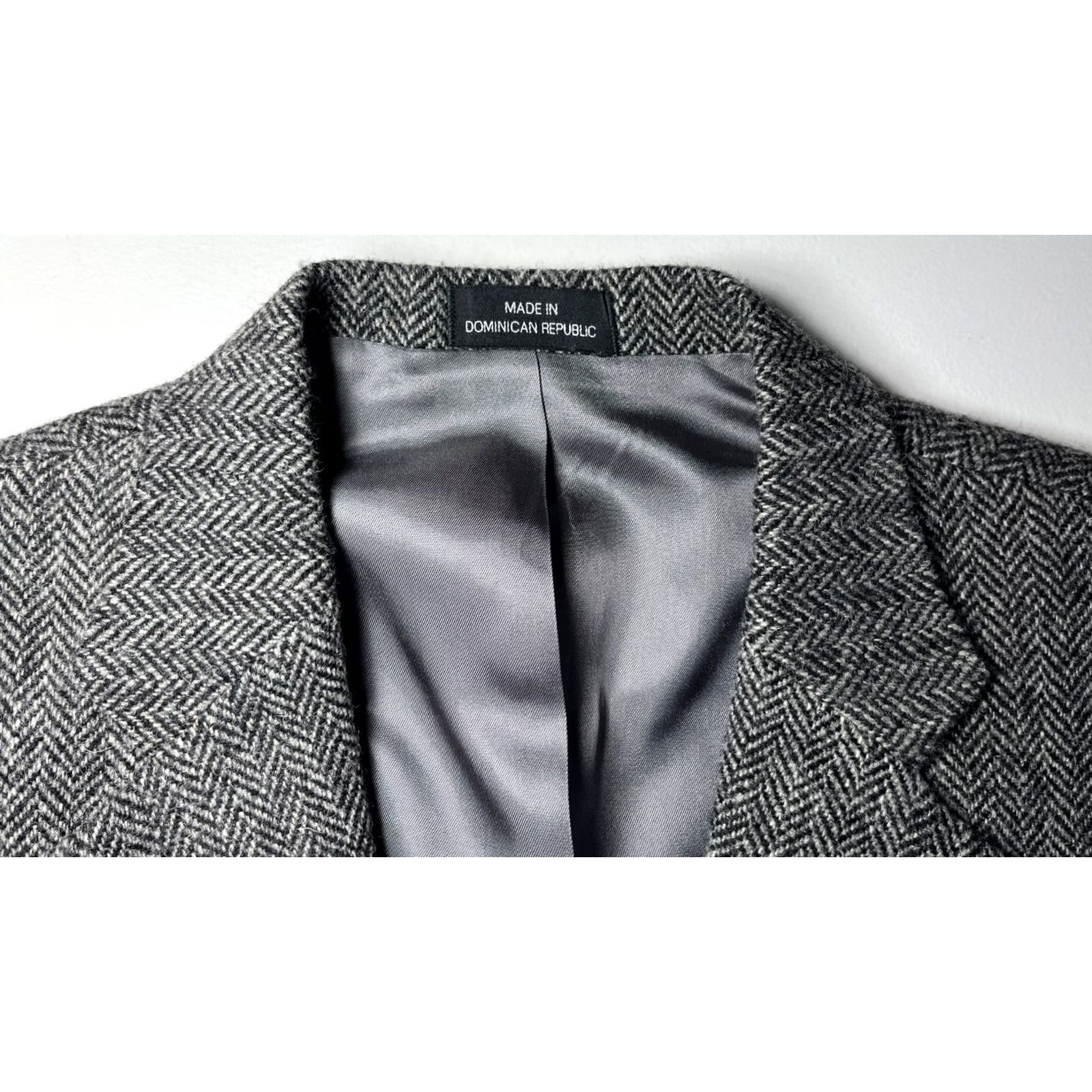 Harris Tweed VINTAGE Harris Tweed Blazer Jacket Mens 40R Gray Wool Tweed Herringbone Regular Classic PF Pockets Size 40R - 7 Thumbnail